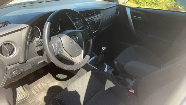 Toyota Auris view 8