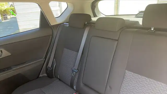 Toyota Auris view 9