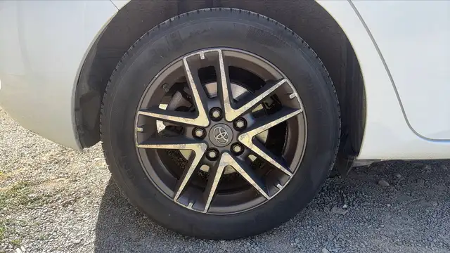 Toyota Auris view 16