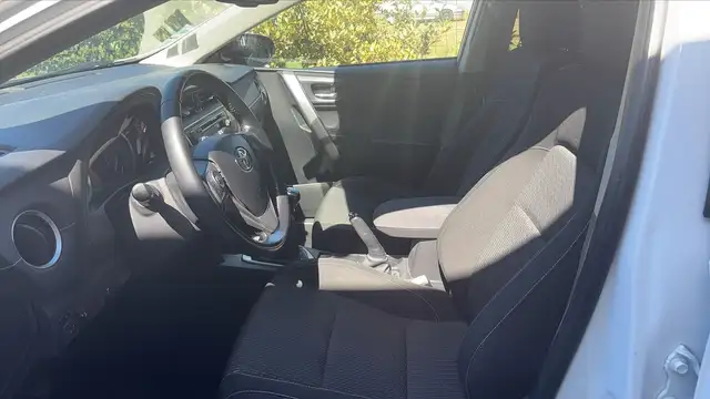 Toyota Auris view 26