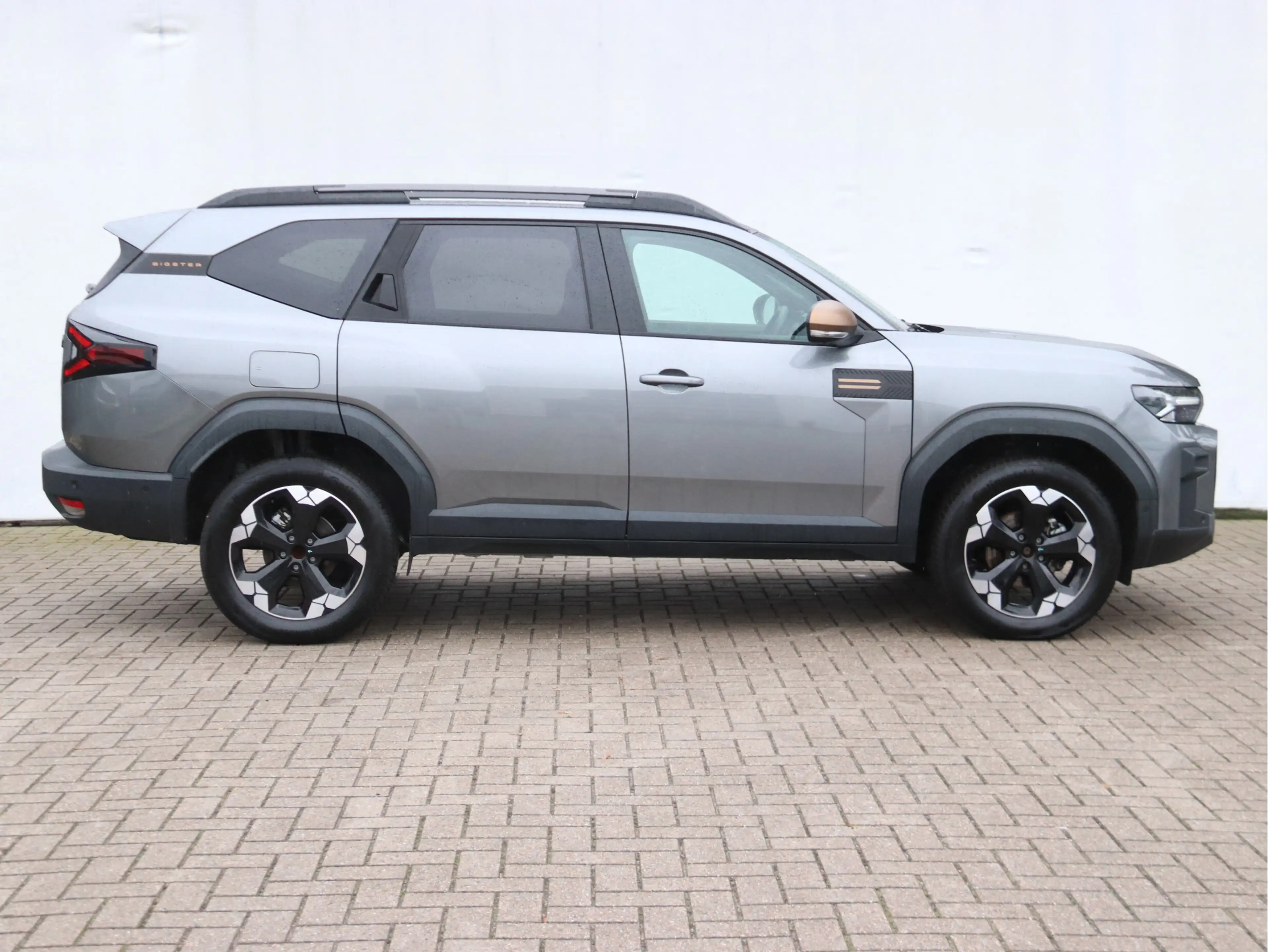 Dacia Bigster 1.8 Hybrid 155 Extreme AUTOMAAT / PANORAMADAK / AL — photo 4