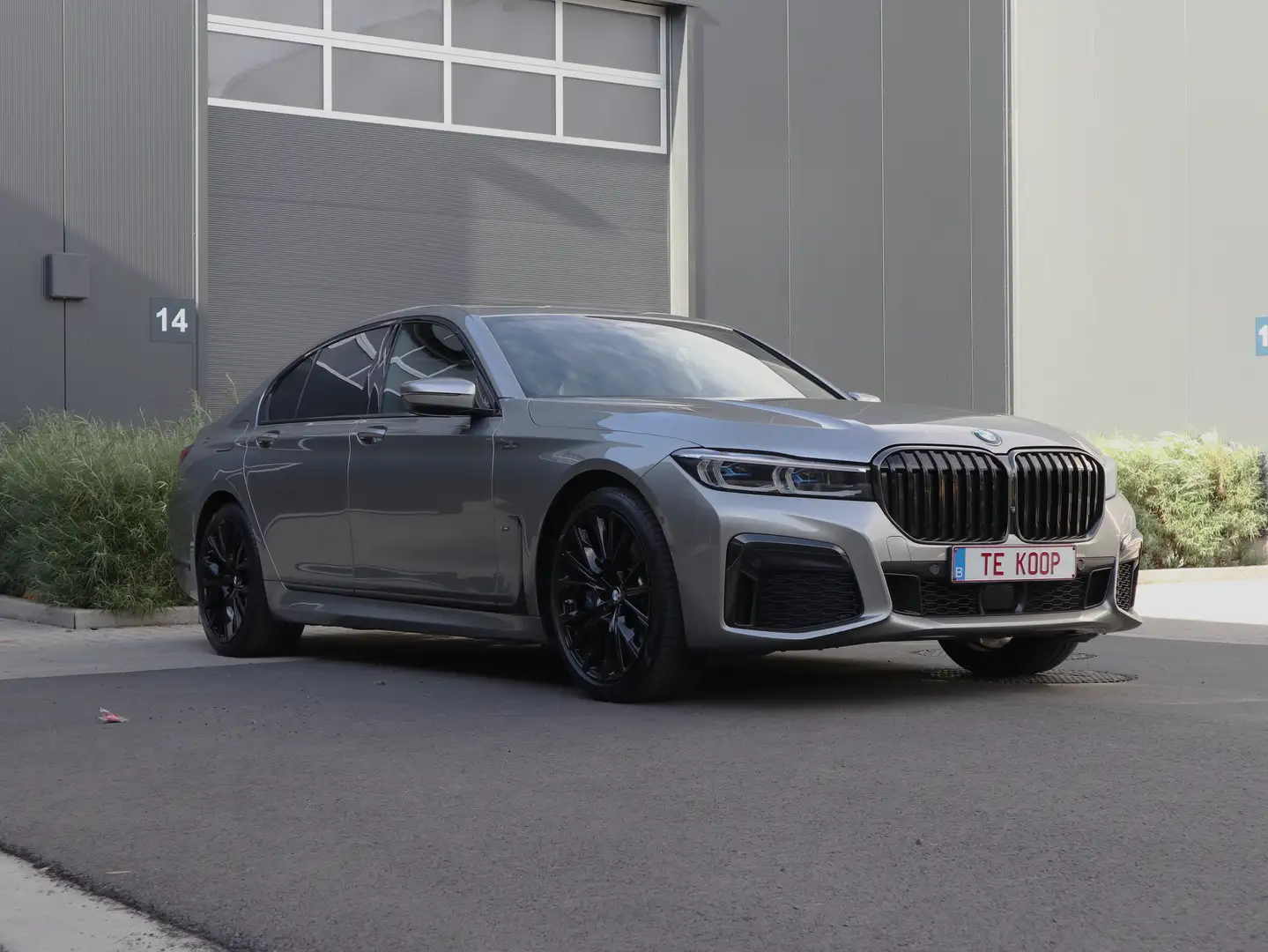 BMW 745 745e xDrive M-sport Carbon Core Edition Beige - 2