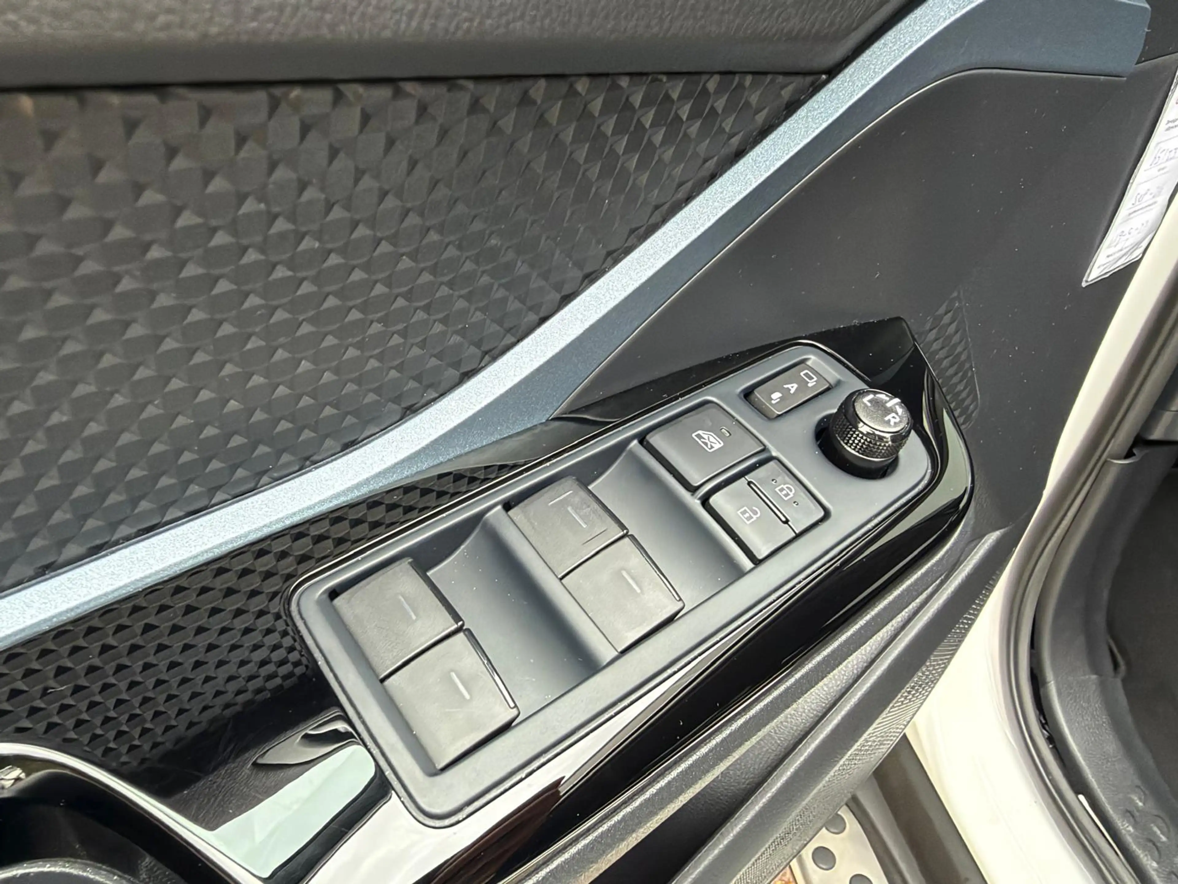 Toyota C-HR 1.8 Hybrid Dynamic TeamNL — photo 8