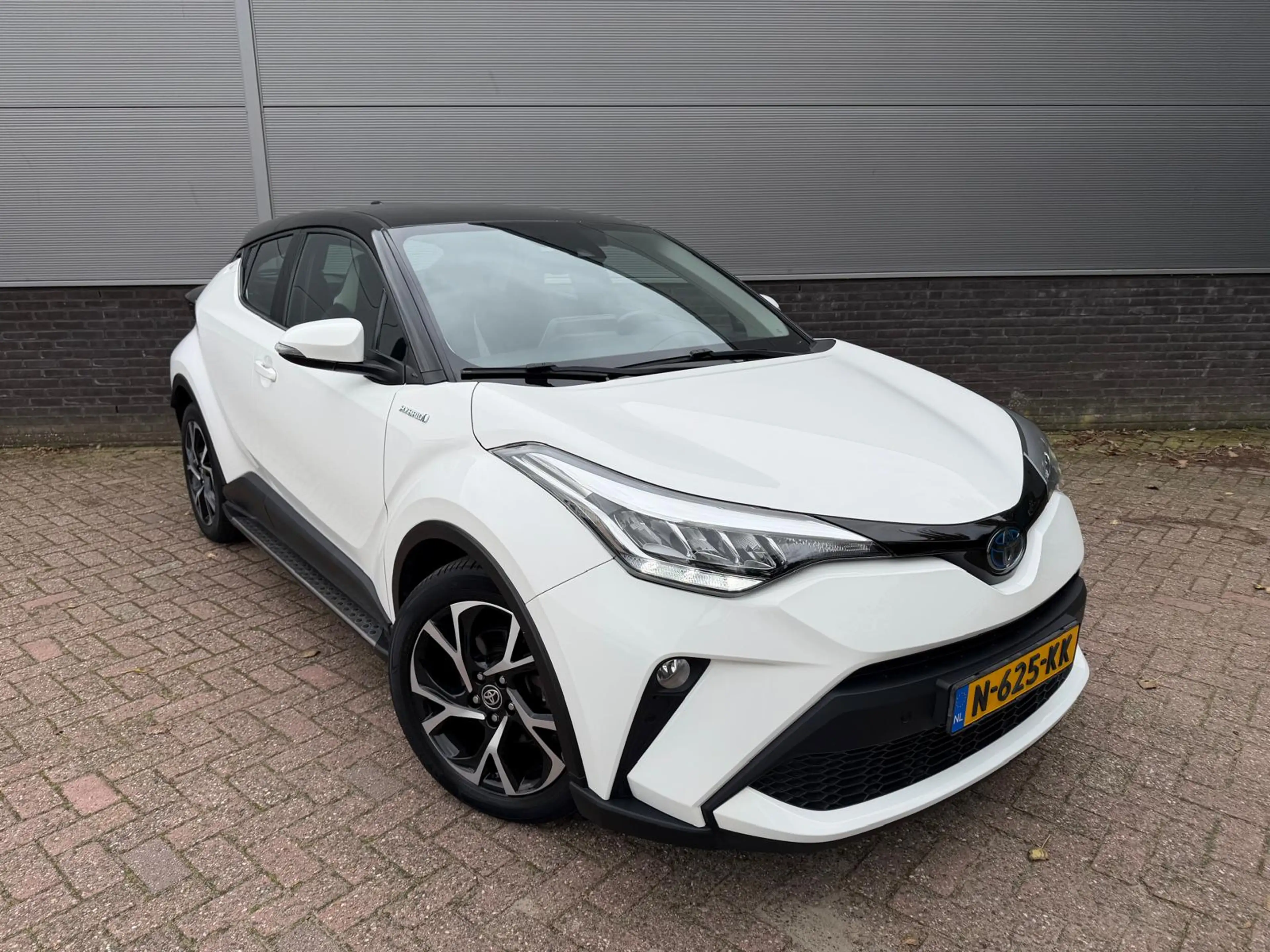 Toyota C-HR 1.8 Hybrid Dynamic TeamNL — photo 15