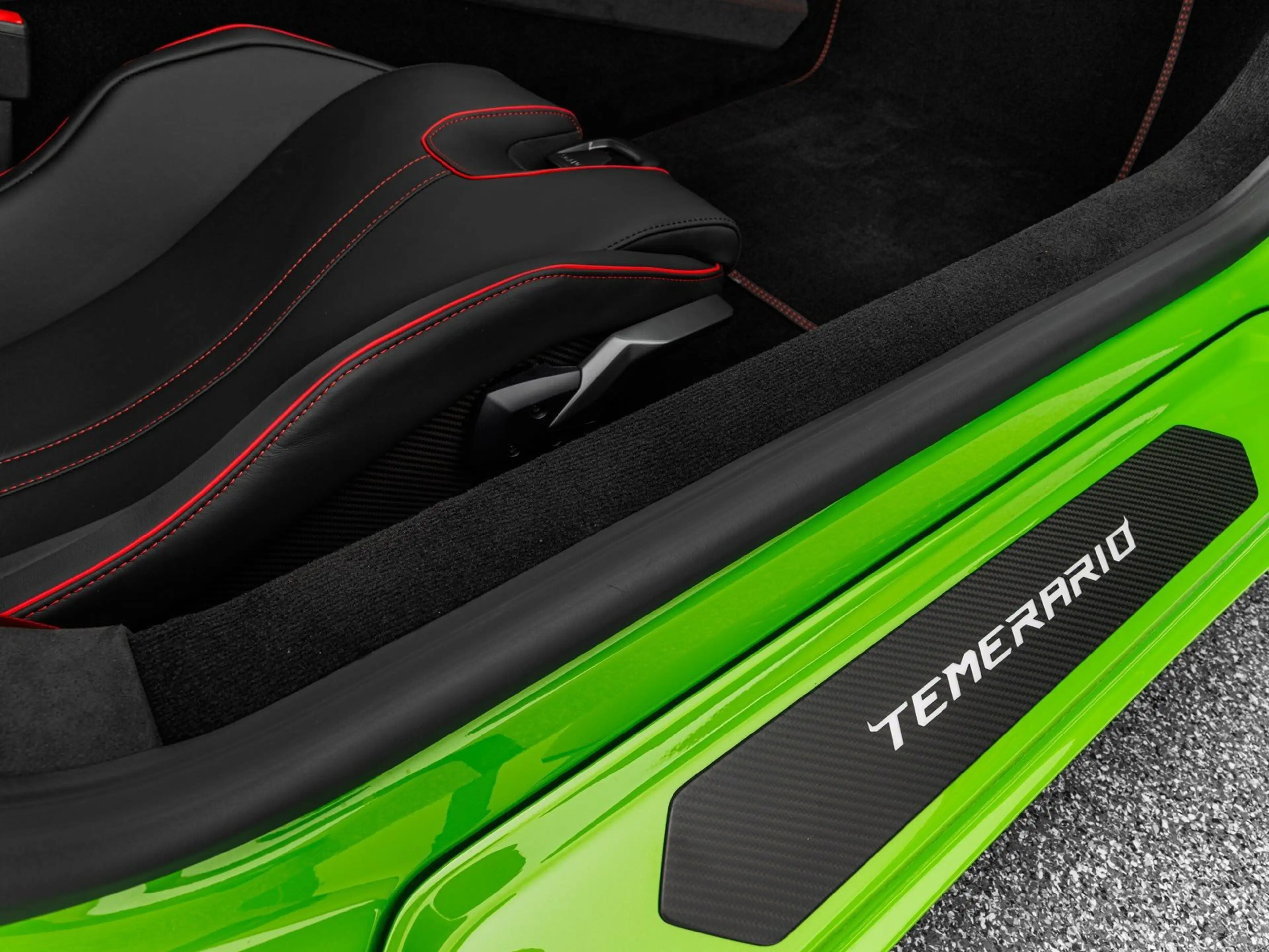 Lamborghini Temerario Black Top / Selezione / Sport Seats — photo 15