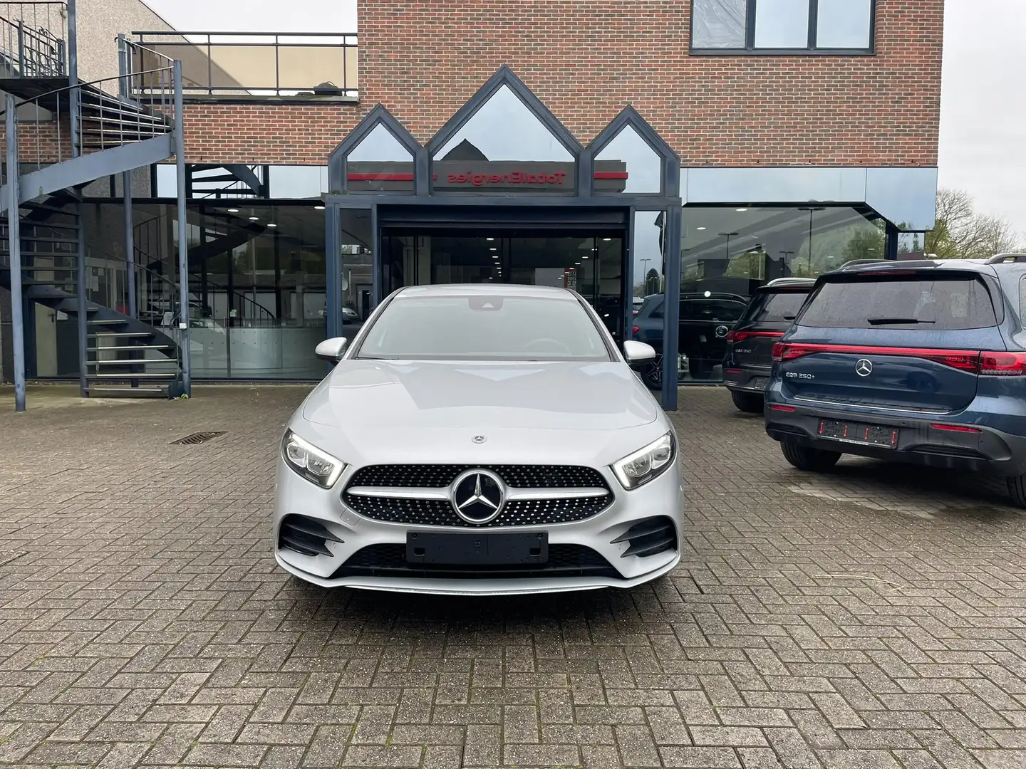 Mercedes-Benz A 250 e AMG - Camera - Apple Car - LED - DAB Argent - 2