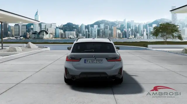 BMW 3 Series view 5