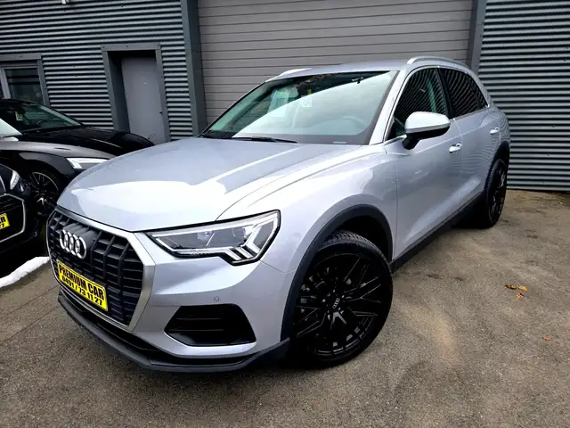 Audi Q3 view 2
