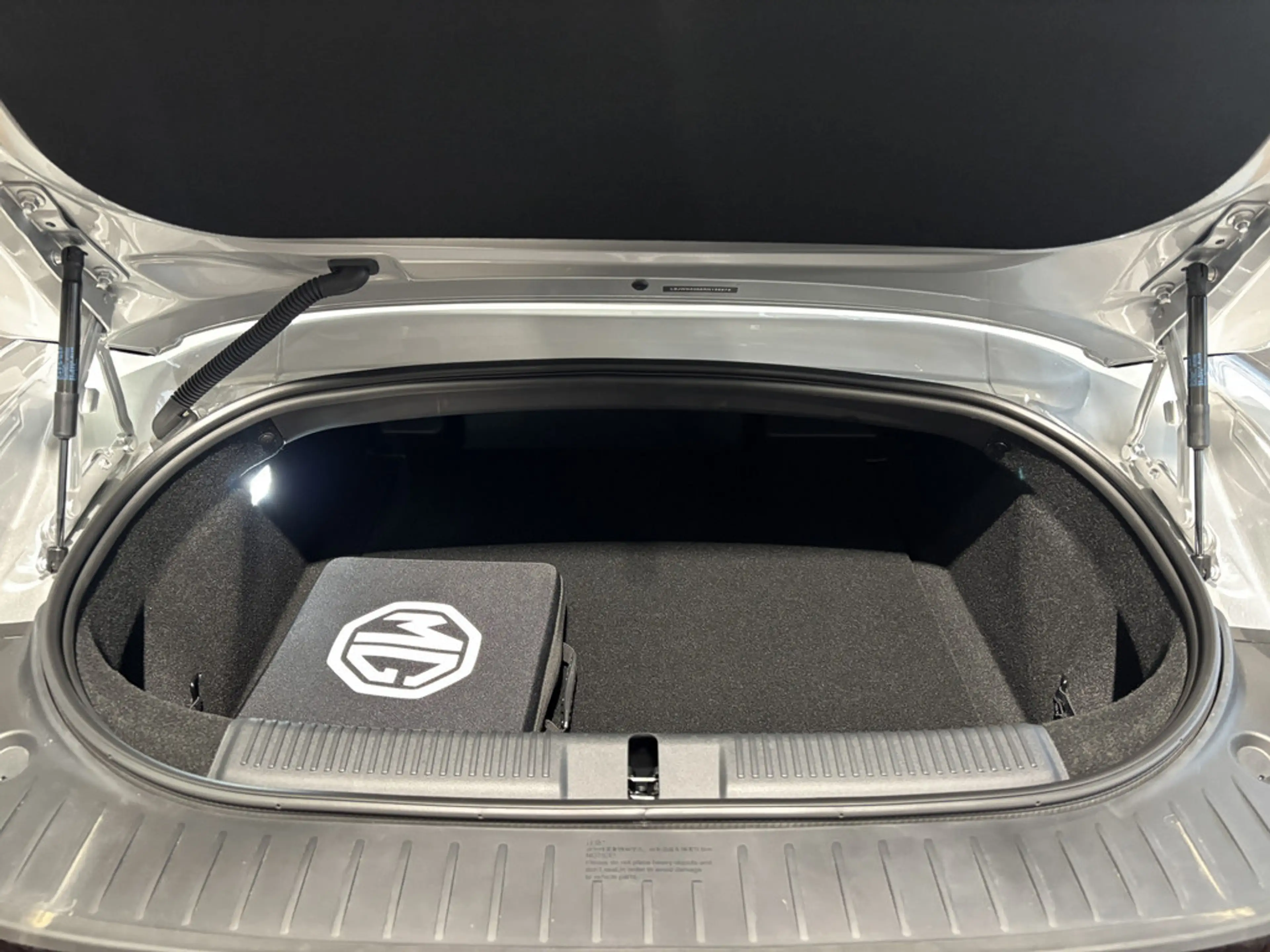 MG Cyberster I 340 PS I 507km Reichweite — photo 9