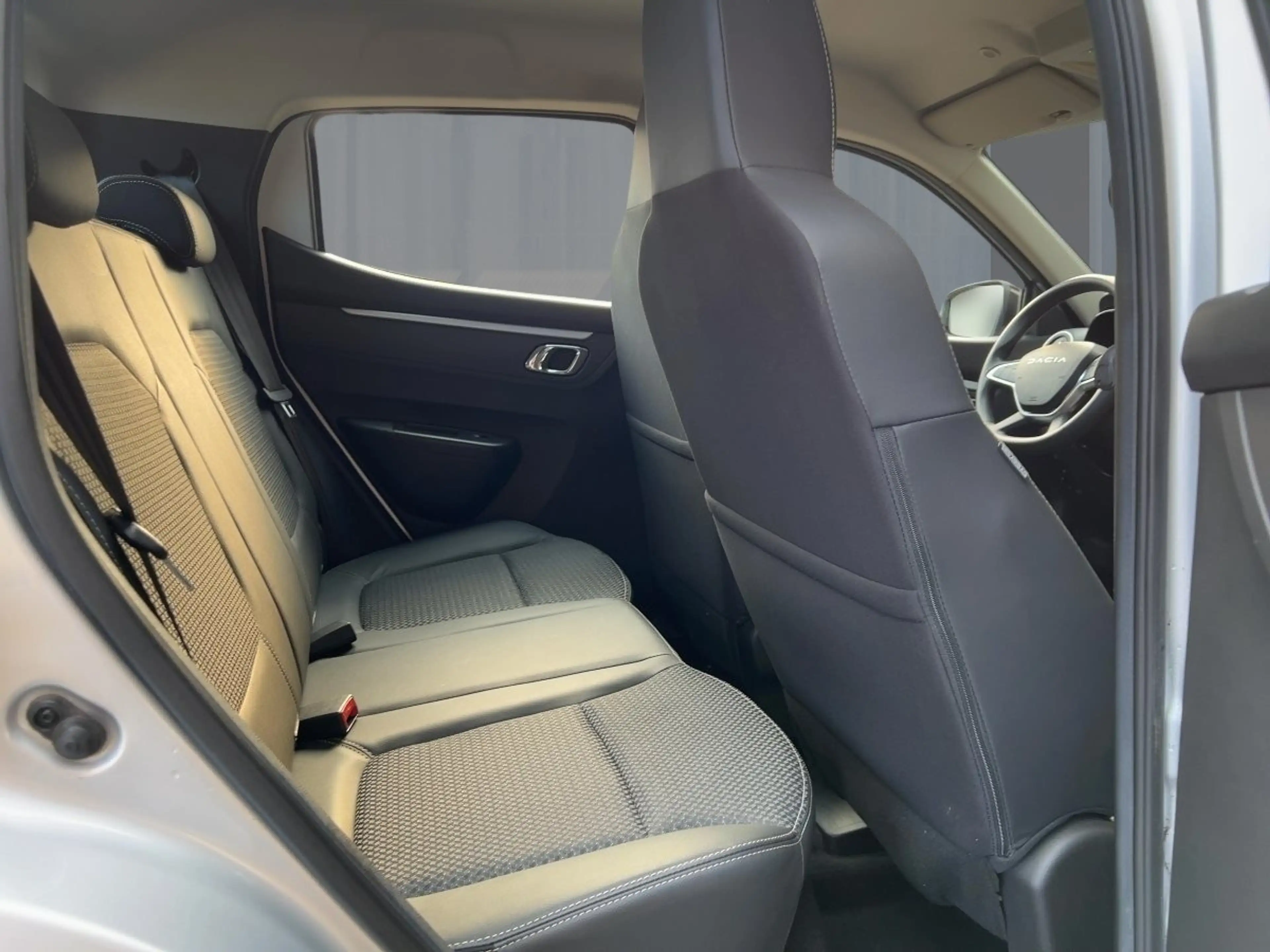 Dacia Spring Essential incl. CCS KLIMA LED-Tagfahrlicht BT ABS ESP ZV — photo 9