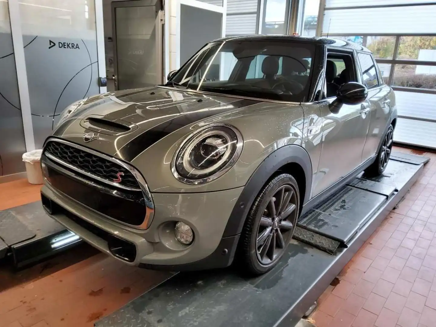 MINI Cooper S 5-trg. **LED/HARMAN-KARDON/PANO** Grau - 1