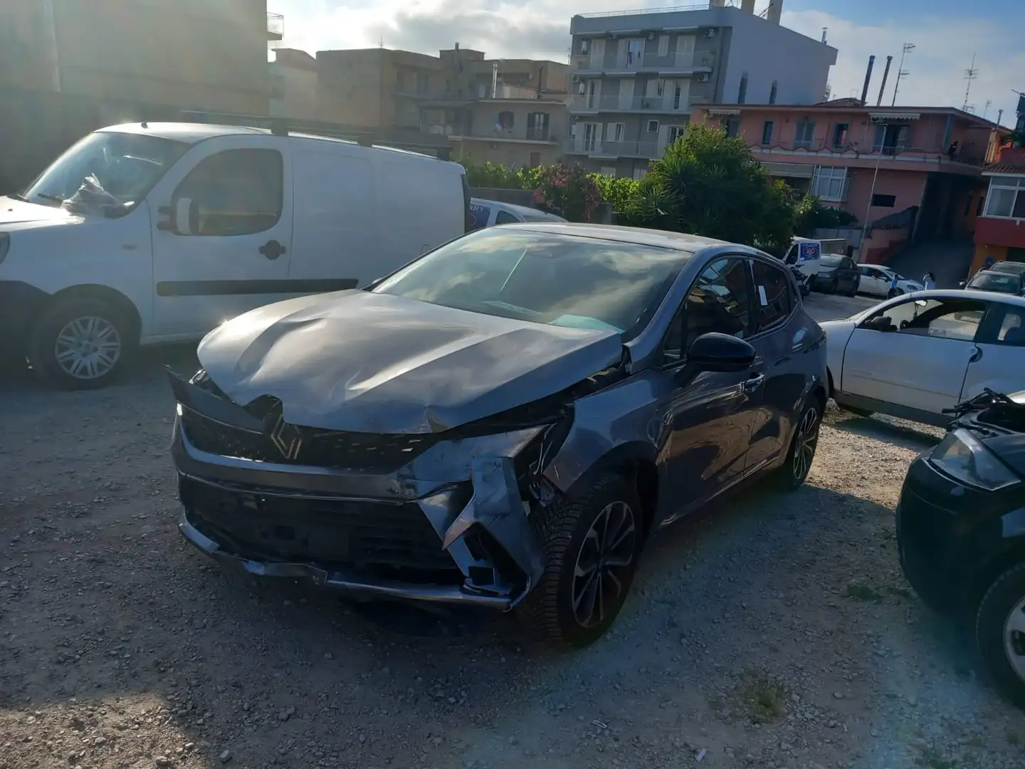 Renault Clio RENAULT CLIO SINISTRATA 2024 Grijs - 1