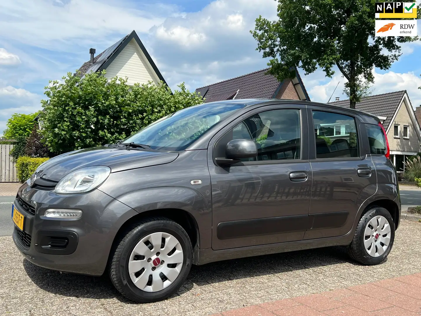 Fiat Panda 0.9 TwinAir Lounge AUTOMAAT 88.000 KM NAP ! Grijs - 1