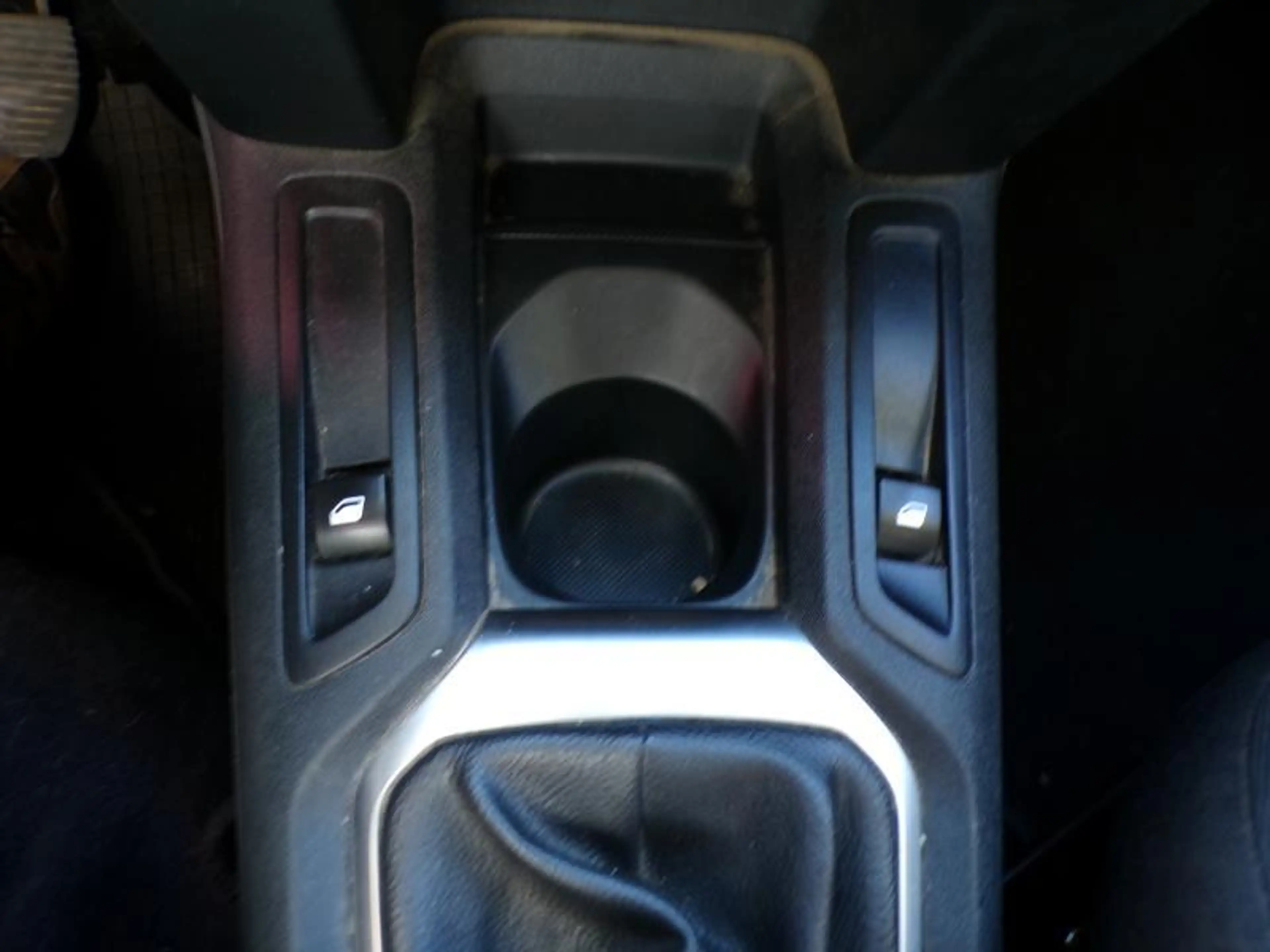 Citroen C-Elysée 1.2 82cv Gris 02/17 72575km Airco Capteurs Cruise — photo 9