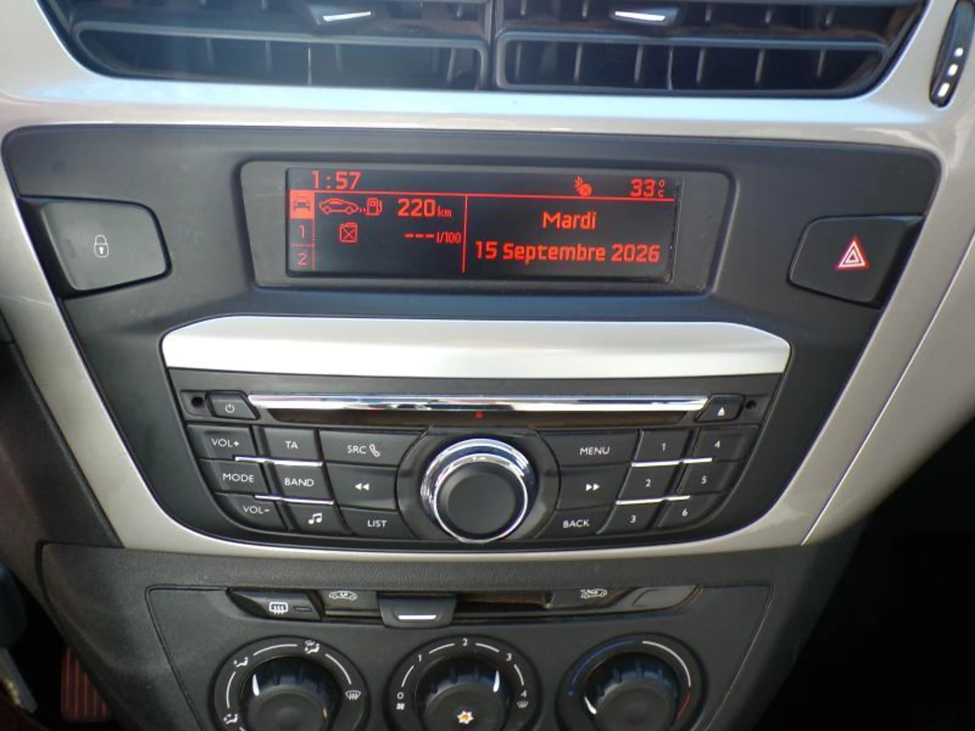 Citroen C-Elysée 1.2 82cv Gris 02/17 72575km Airco Capteurs Cruise — photo 11