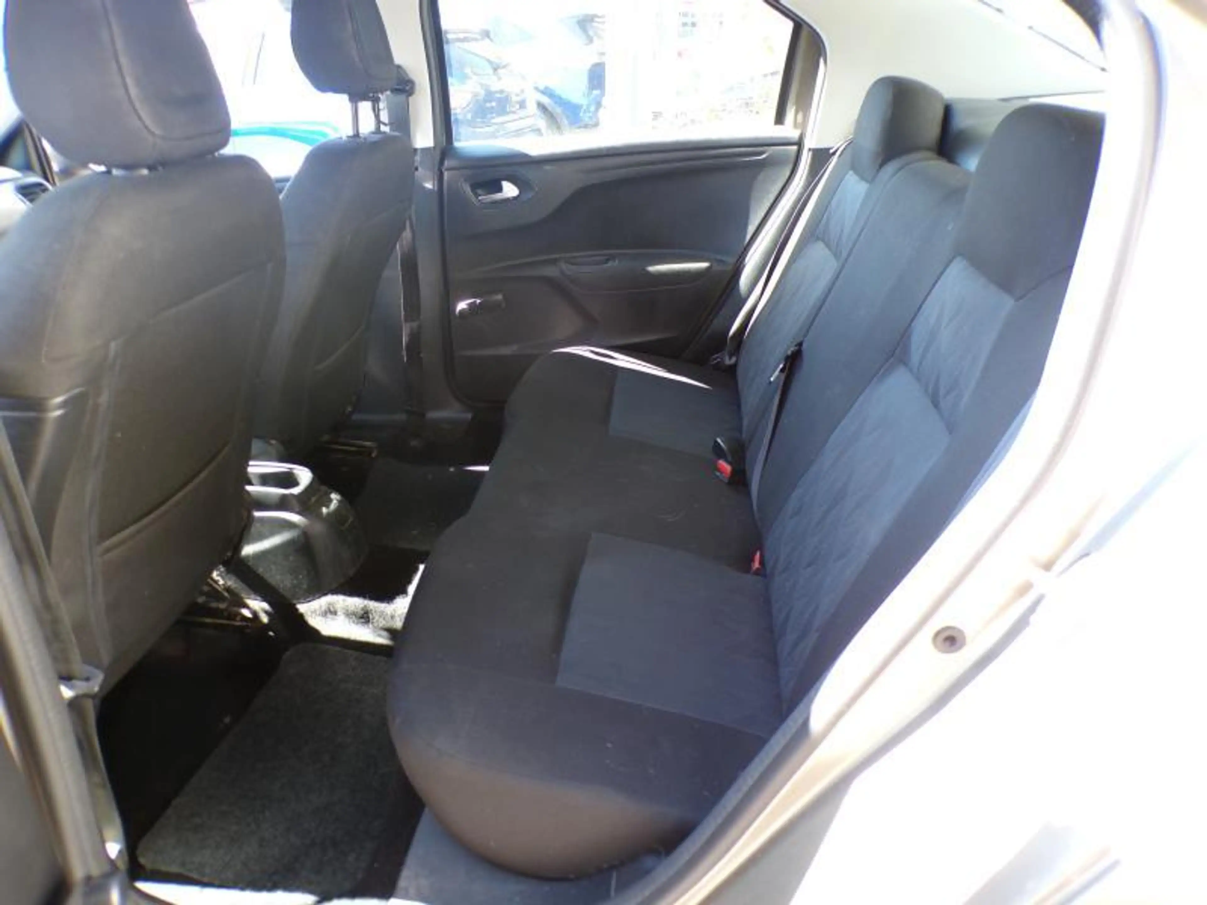 Citroen C-Elysée 1.2 82cv Gris 02/17 72575km Airco Capteurs Cruise — photo 8