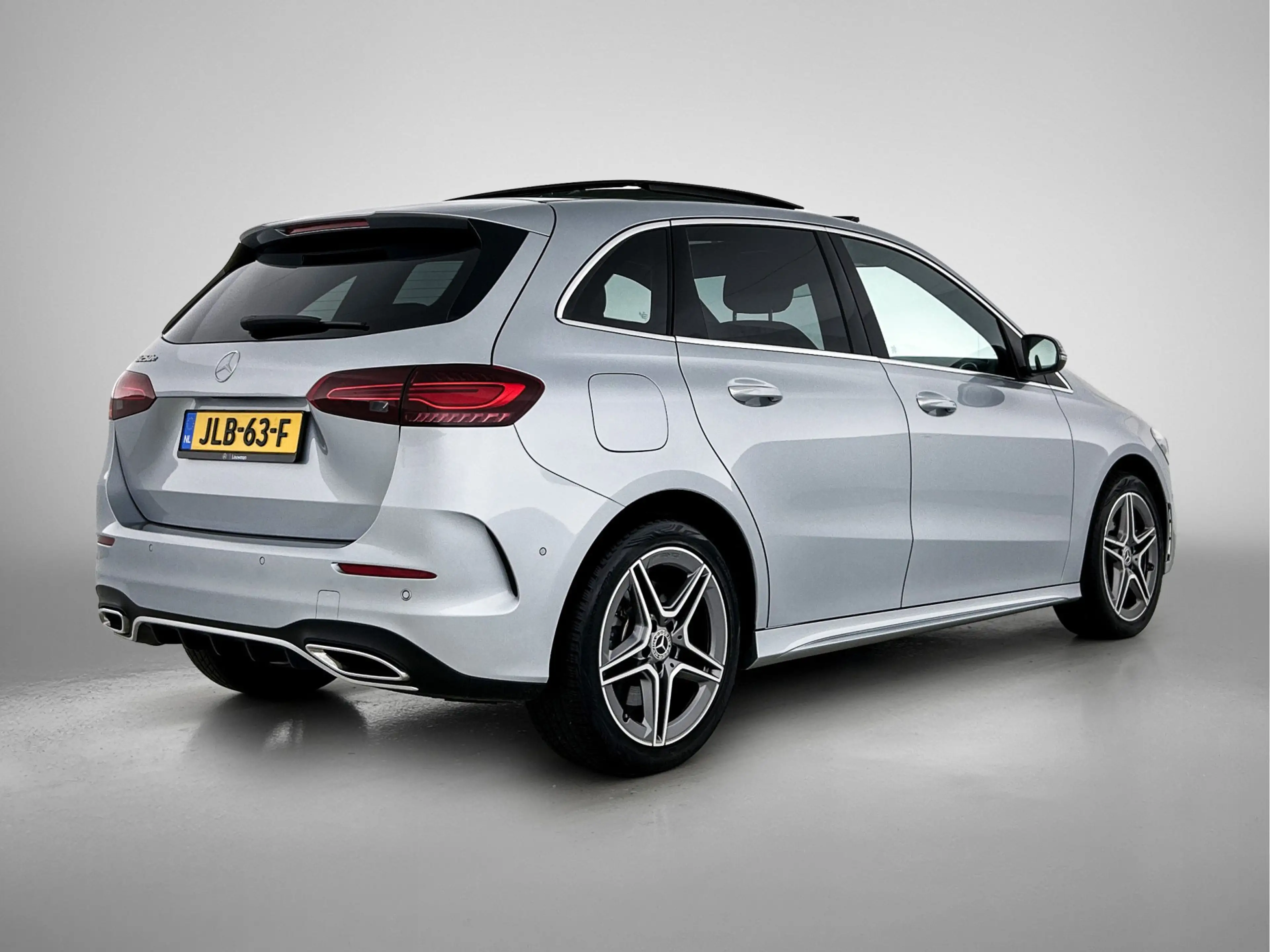 Mercedes-Benz B 250 e Business Solution AMG AMG Line | Panoramadak | P — photo 2