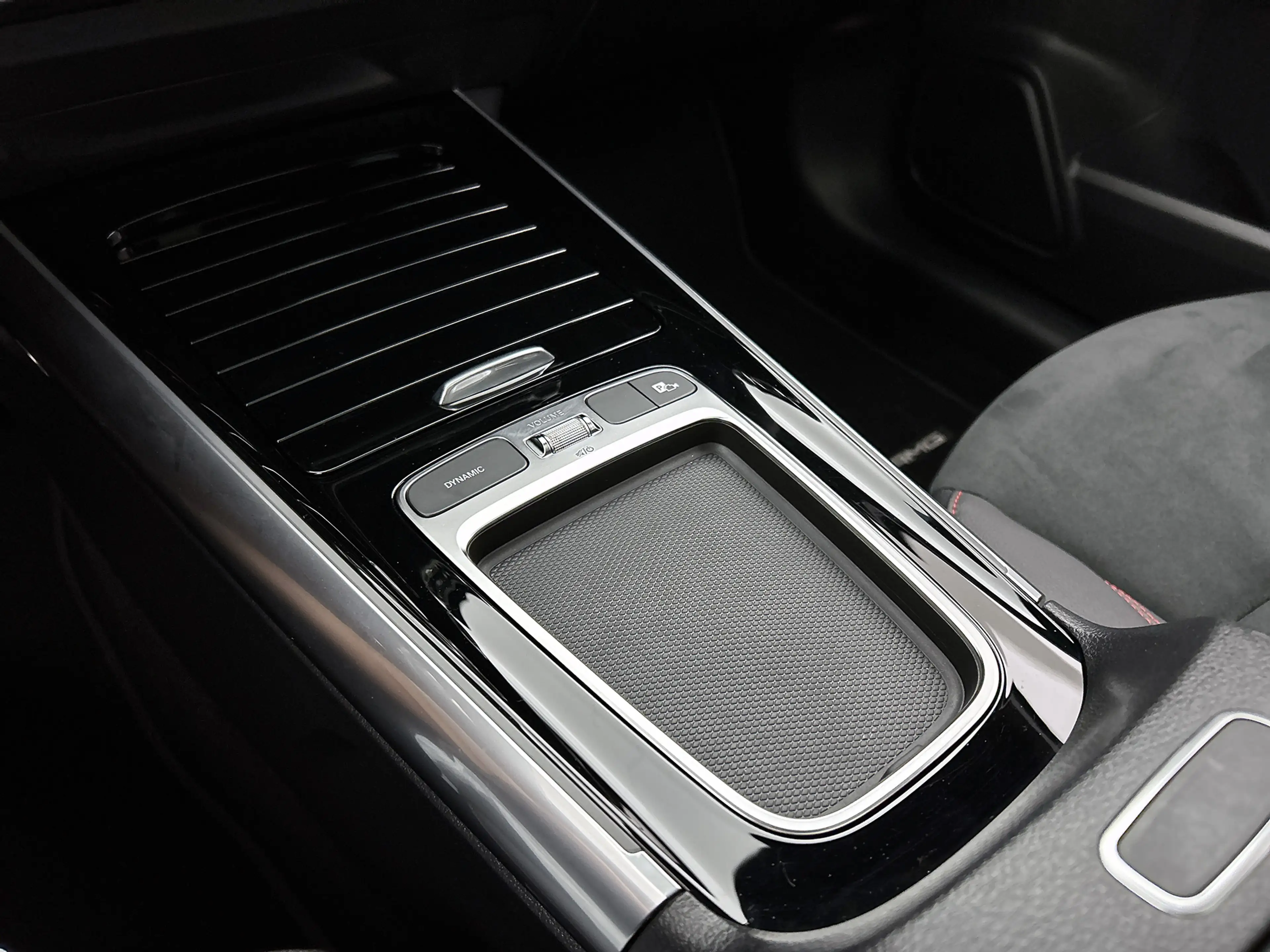 Mercedes-Benz B 250 e Business Solution AMG AMG Line | Panoramadak | P — photo 12