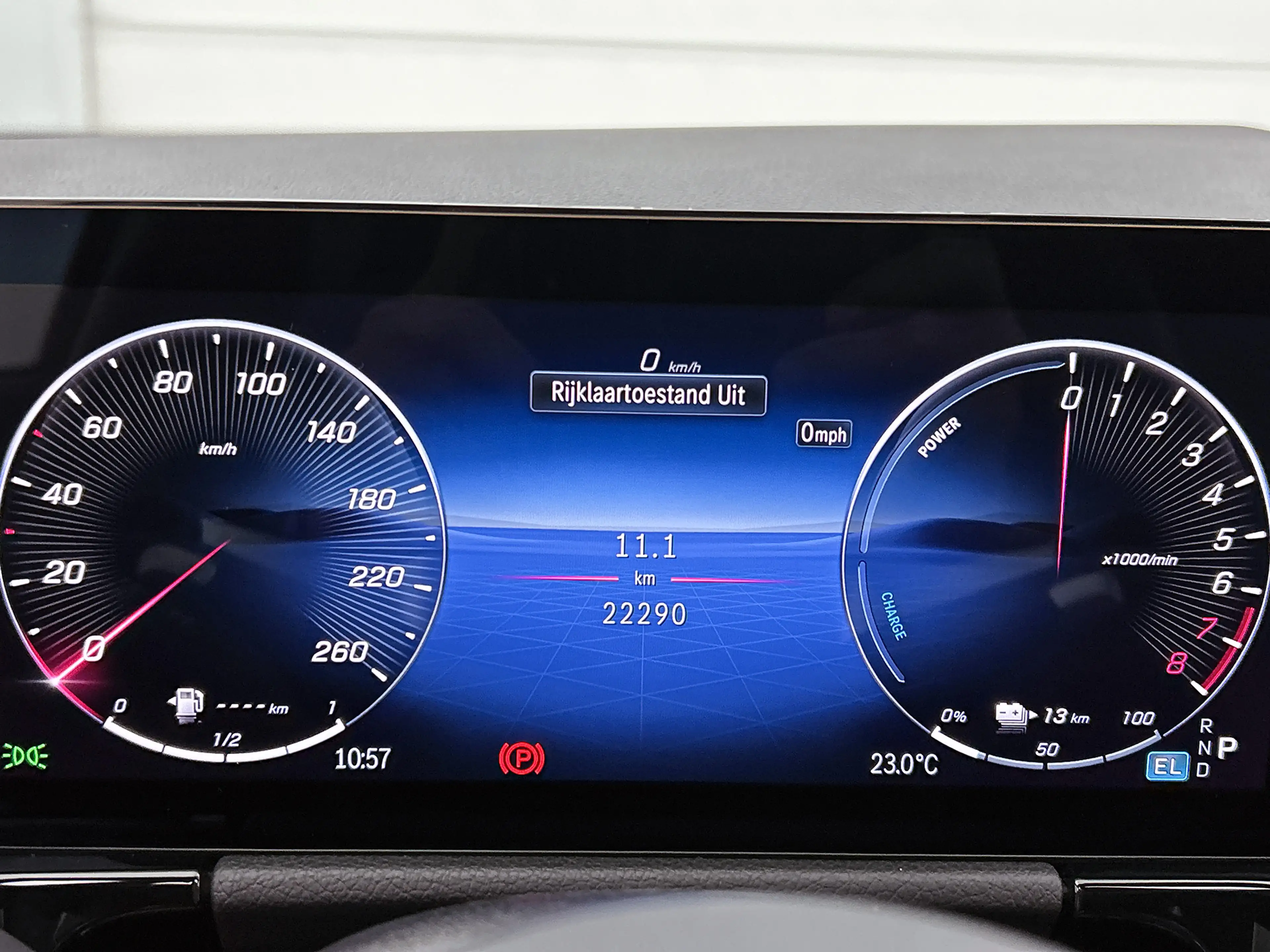 Mercedes-Benz B 250 e Business Solution AMG AMG Line | Panoramadak | P — photo 6