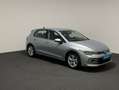 Volkswagen Golf VIII 1.5 eTSI 85 kW DSG Life CarPlay Hyb. Silber - thumbnail 3