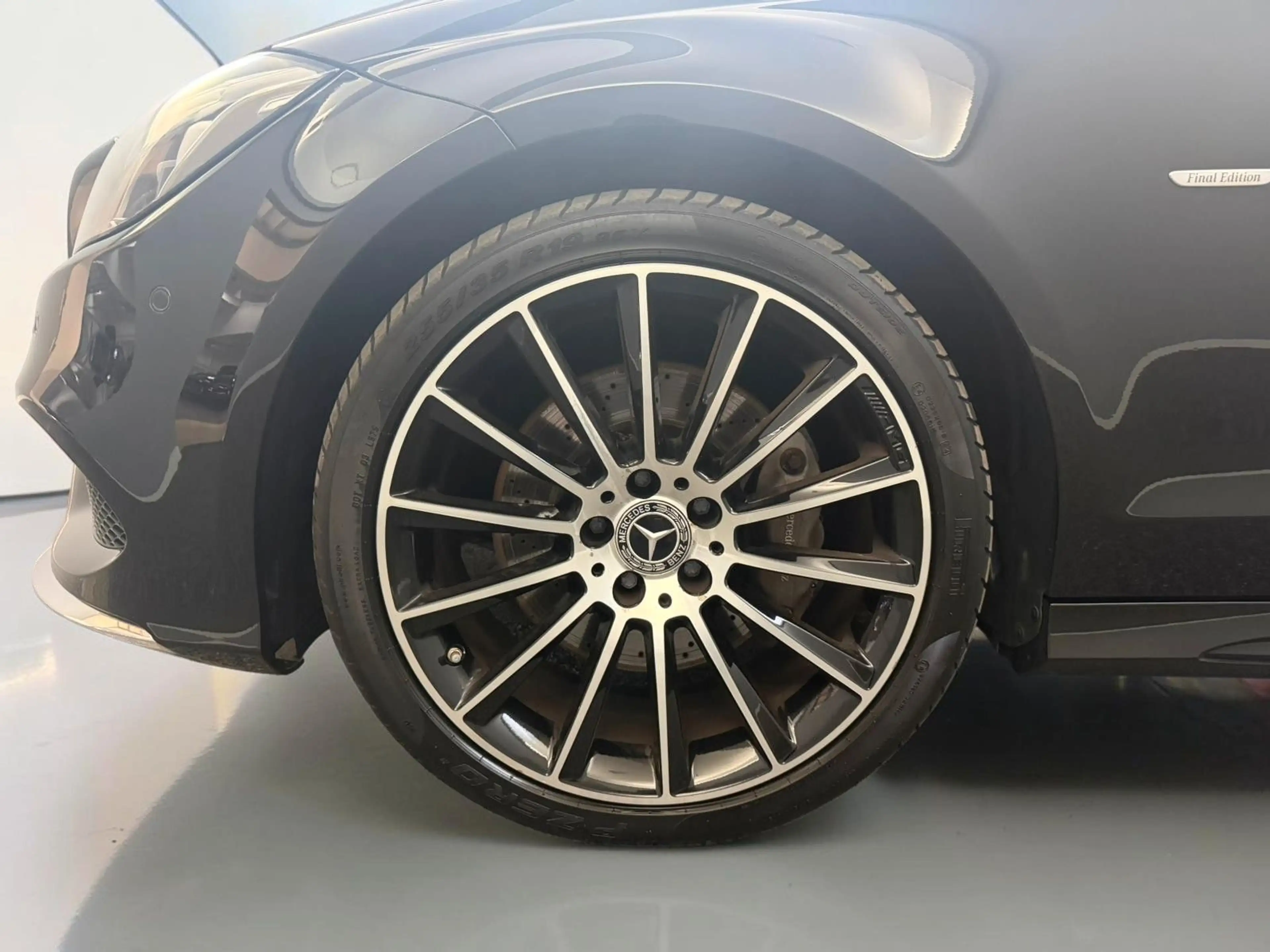 Mercedes-Benz CLS 350 SB 4M AMG FINAL EDITION/MEGAVOLL + TOP — photo 4