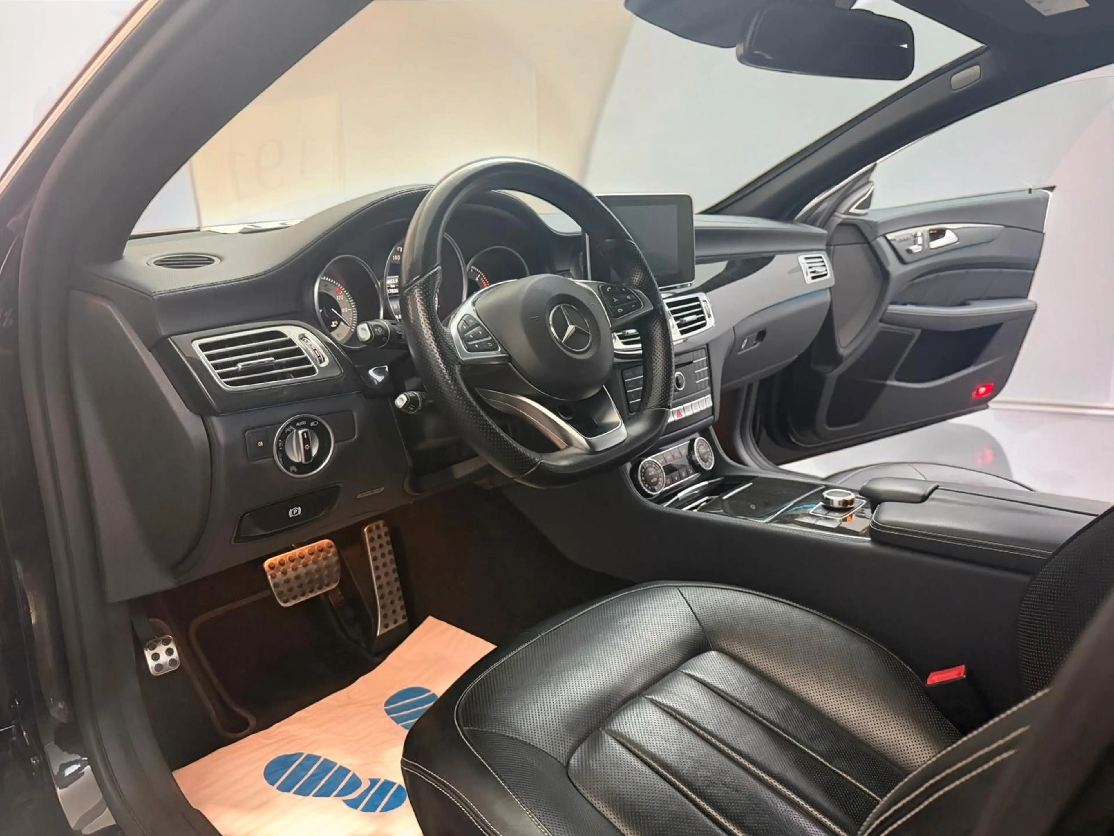 Mercedes-Benz CLS 350 SB 4M AMG FINAL EDITION/MEGAVOLL + TOP — photo 10