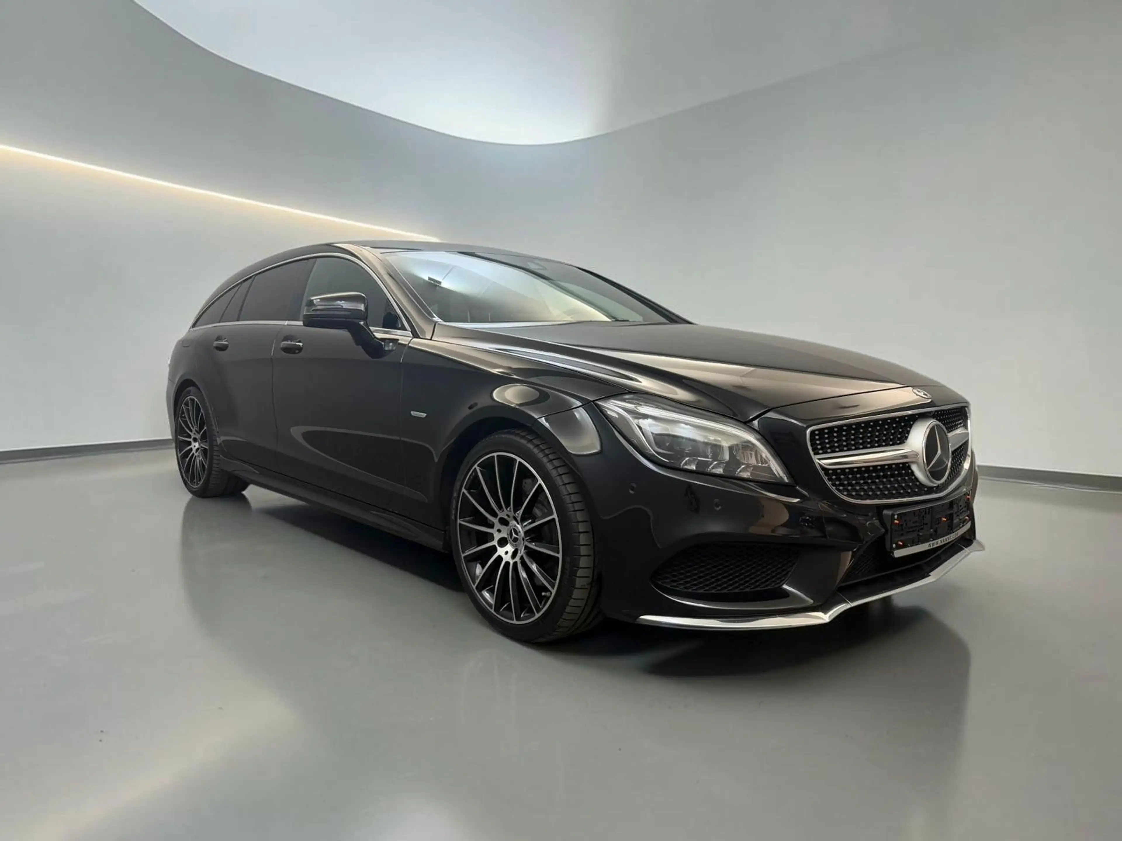 Mercedes-Benz CLS 350 SB 4M AMG FINAL EDITION/MEGAVOLL + TOP — photo 3