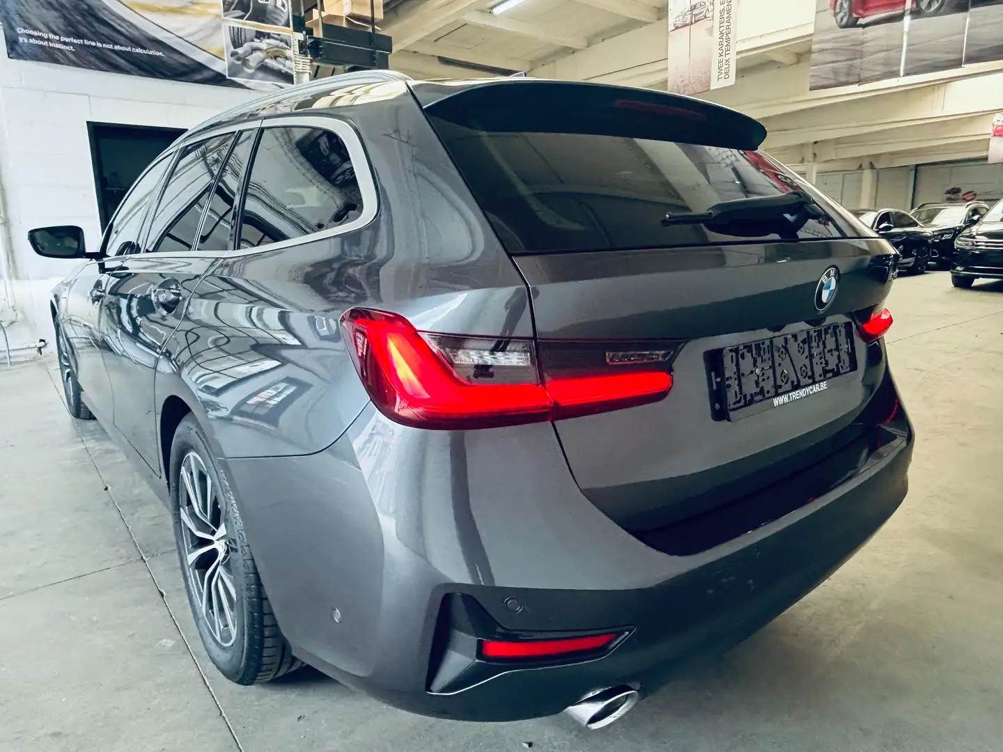 BMW 330 e PHEV TOURING+NAVI+CAMERA+CARNET+GARANTIE Szürke - 2