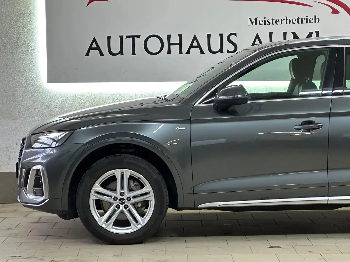 Audi Q5 40 TDI S tronic quattro S line AHK Elek.Heck Gris - 2