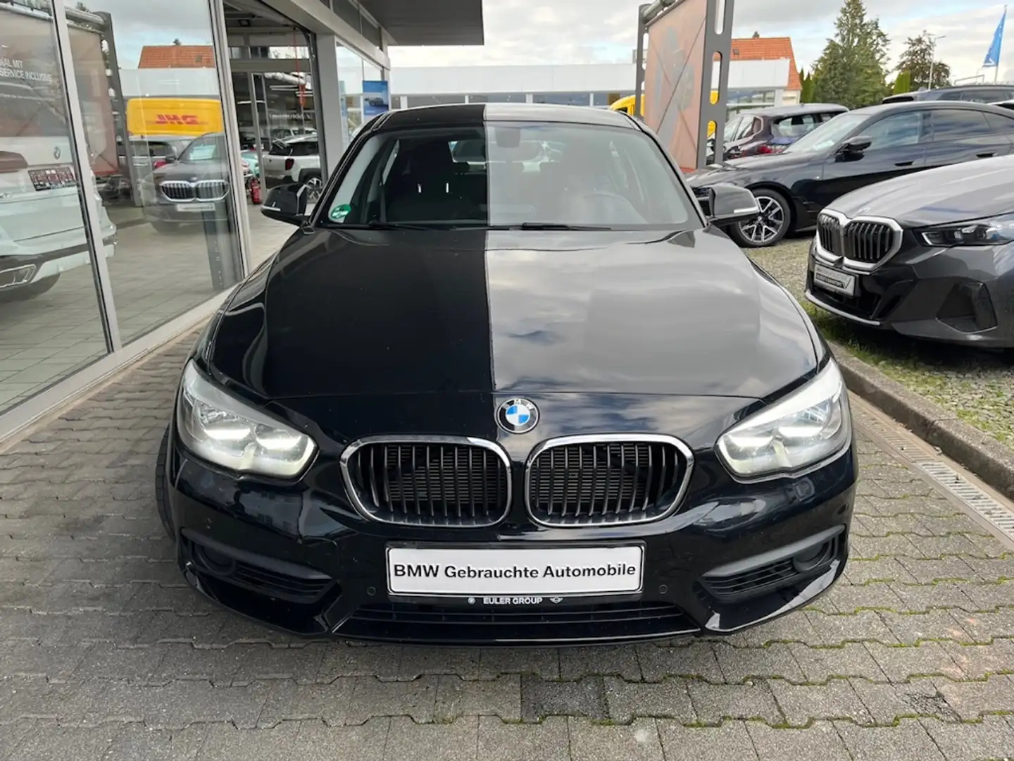 BMW 118 i 5-Türer Klimaautom Fahrerprofil SHZ Keyless PDCv Schwarz - 2