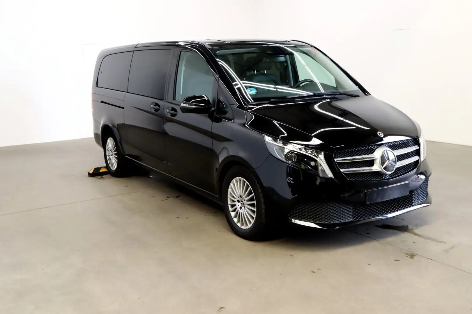 Mercedes-Benz V 300 V 300 d ED XL SPORT LED DISTR AHK RFK 8er LEDER Schwarz - 2