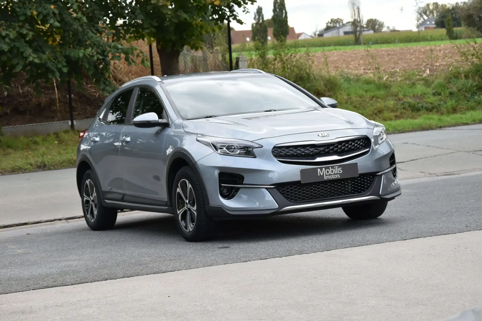 Kia XCeed 1.6 GDi HYBRIDE Business Automaat/Camera/LineAssis Gris - 2