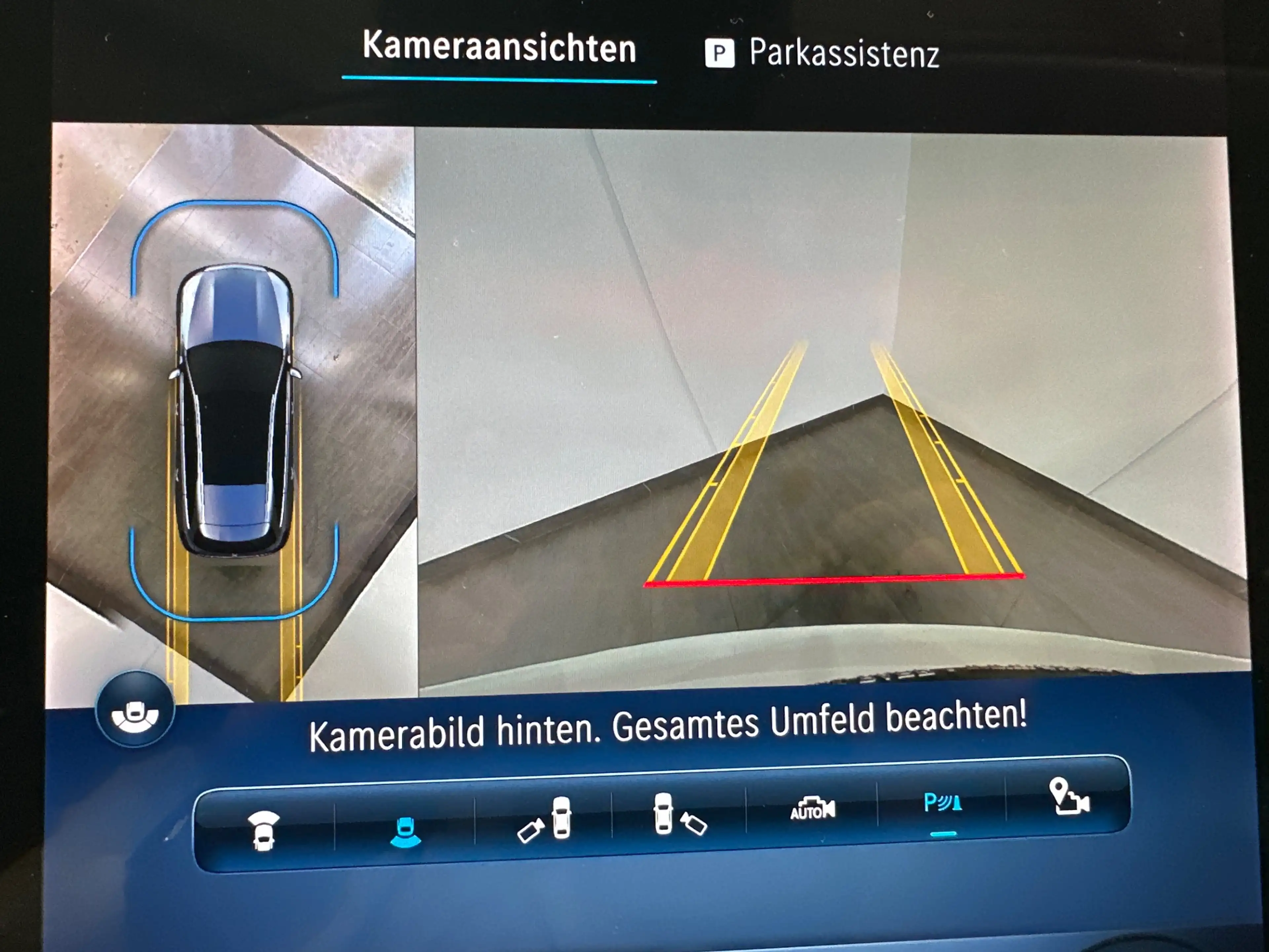 Mercedes-Benz C 200 T AMG-Line NAV+LED+PANO+KEYLESS+DISTRONIC+18ZOLL — photo 11