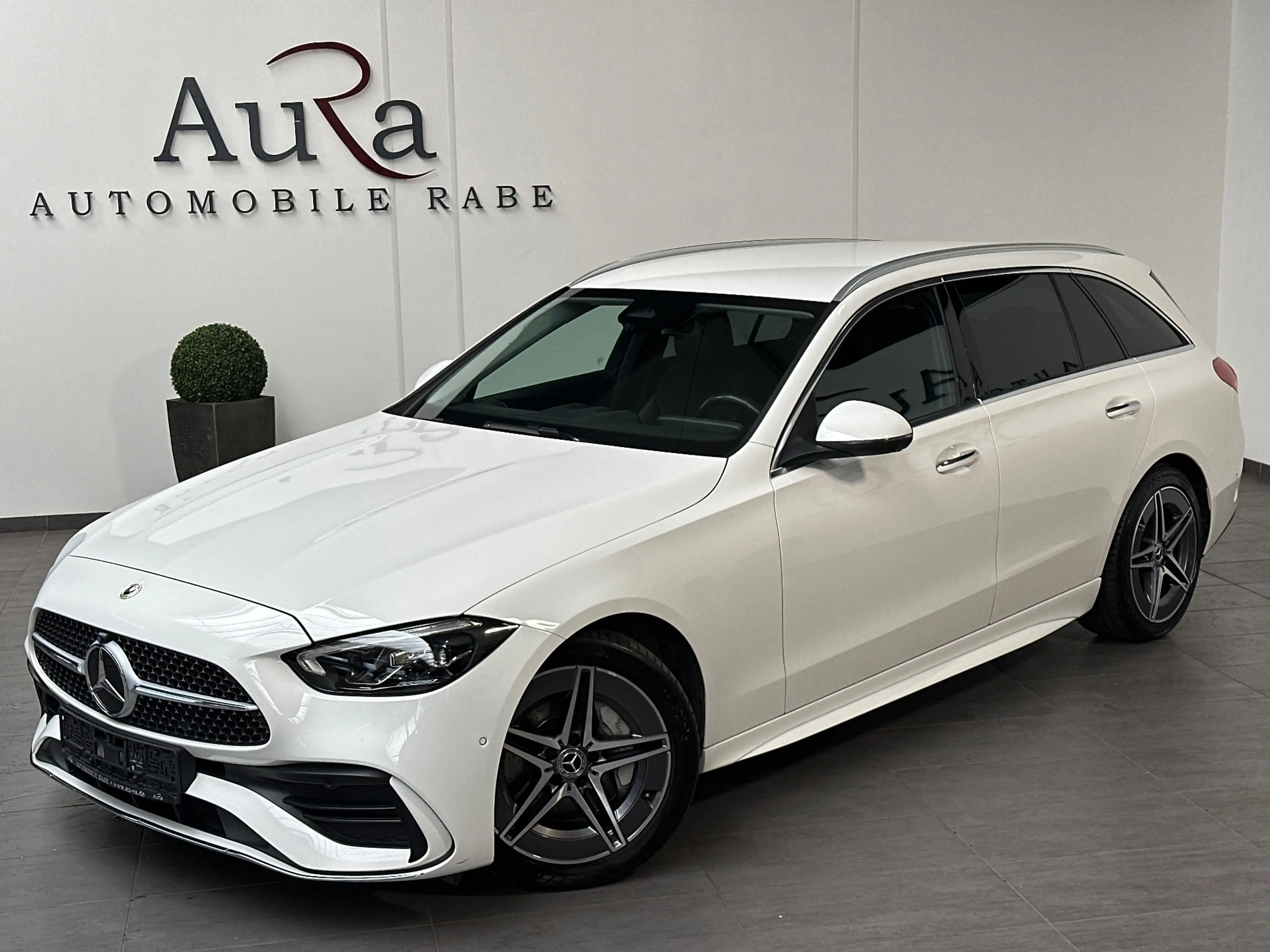Mercedes-Benz C 200 T AMG-Line NAV+LED+PANO+KEYLESS+DISTRONIC+18ZOLL — photo 2