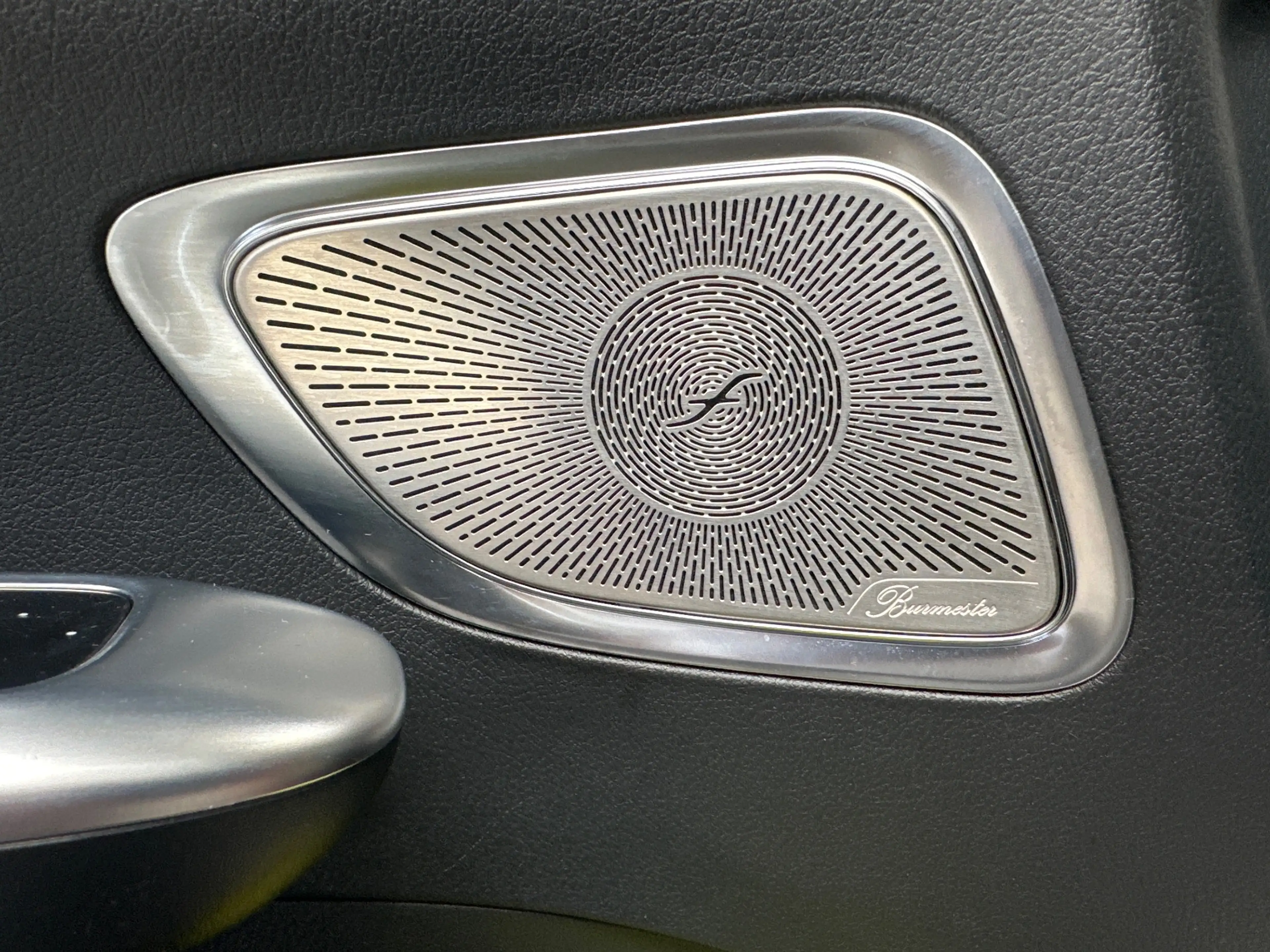Mercedes-Benz C 200 T AMG-Line NAV+LED+PANO+KEYLESS+DISTRONIC+18ZOLL — photo 10