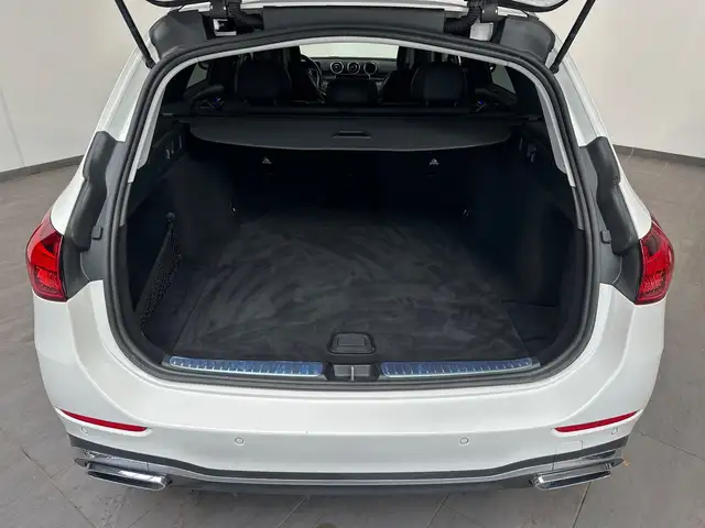 Mercedes-Benz C-Class view 8