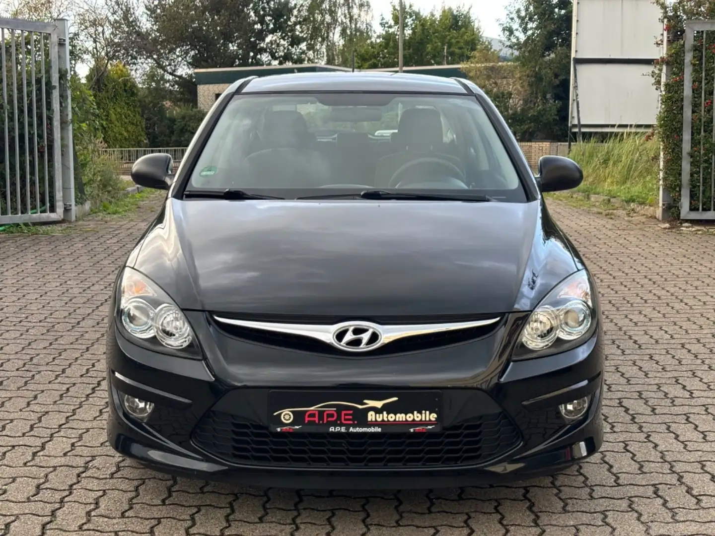 Hyundai i30 Edition+ 1 Hand 33.000km Noir - 2