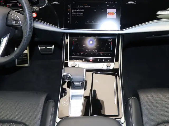 Audi Q8 view 14