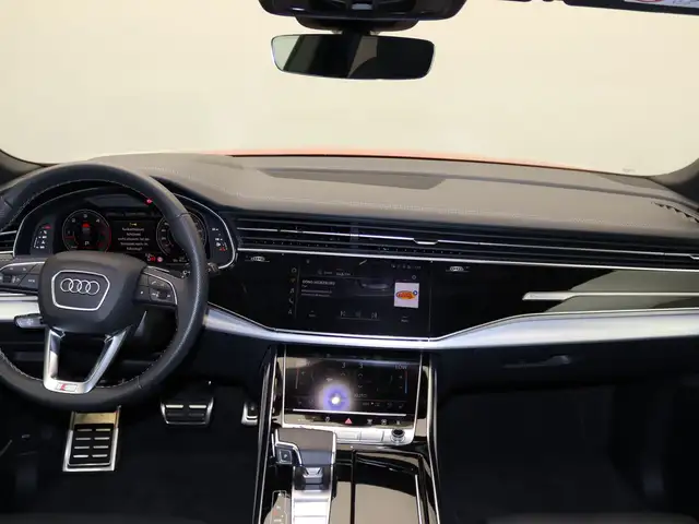 Audi Q8 view 13