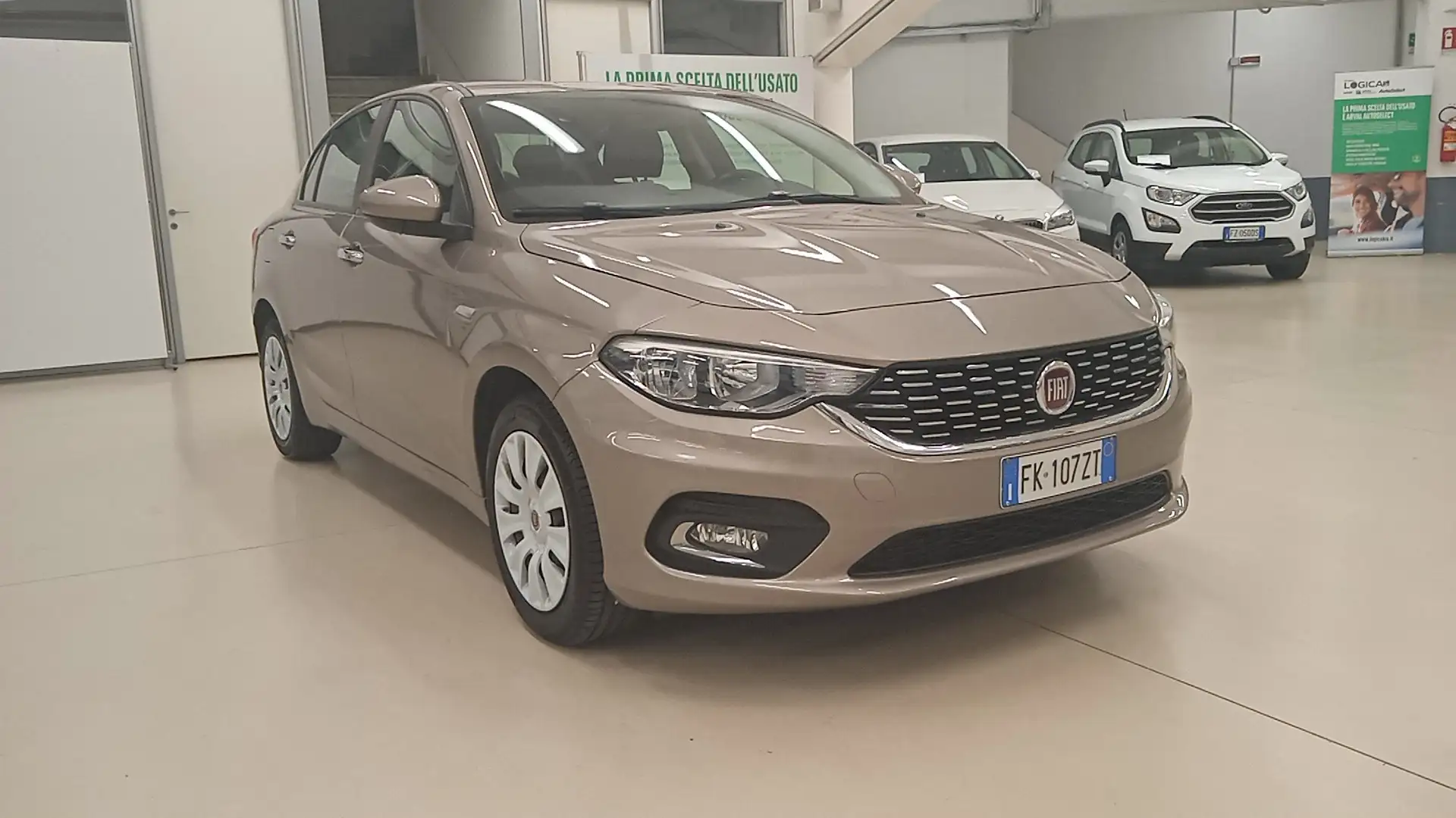 Fiat Tipo 4 porte II 2016 - Tipo 4p 1.4 Easy 95cv Auriu - 1