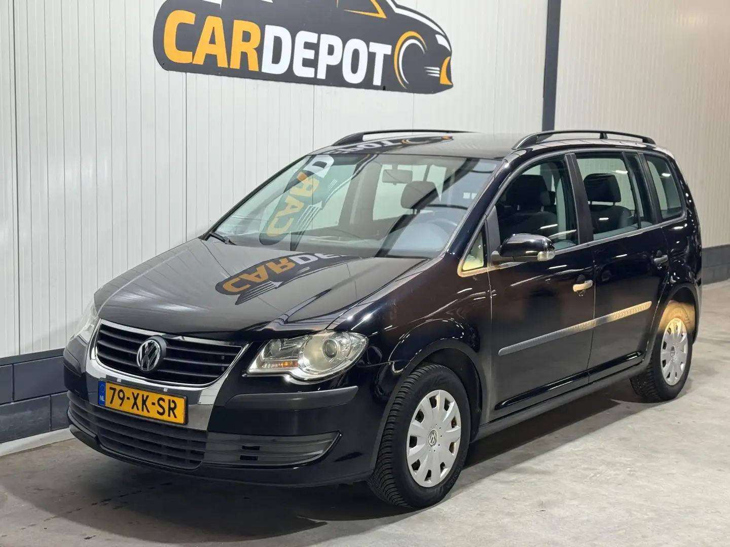 Volkswagen Touran 1.4 TSI Optive Zwart - 1
