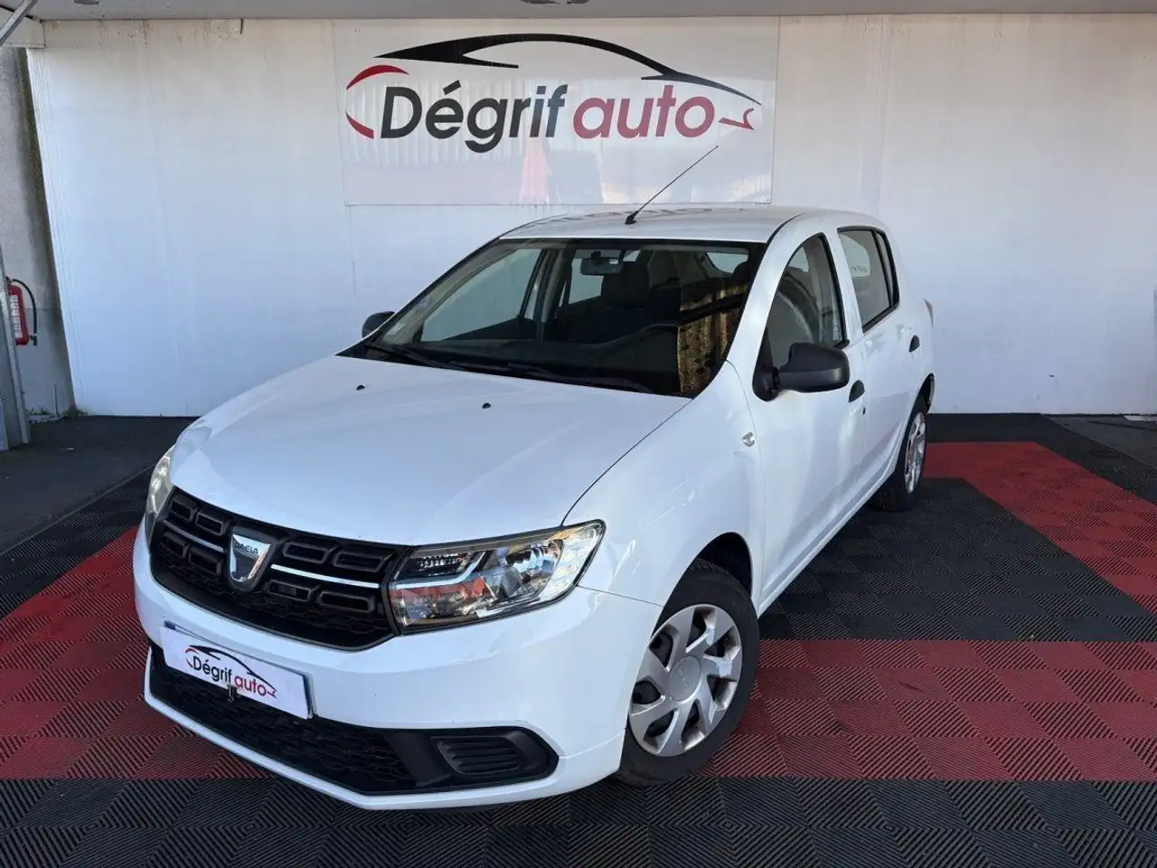 Dacia Sandero SCe 75