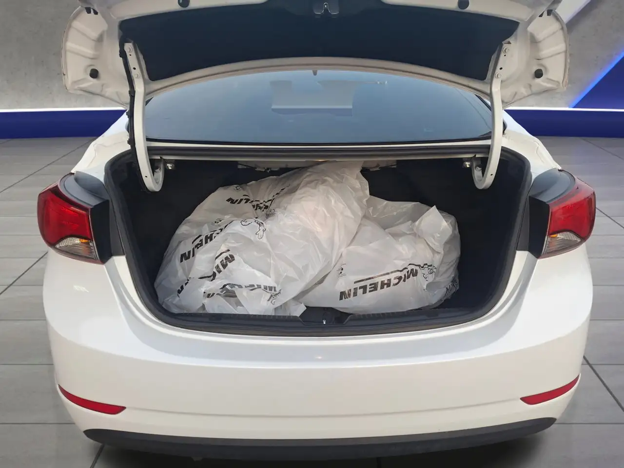 Hyundai ELANTRA снимка Hyundai ELANTRA
