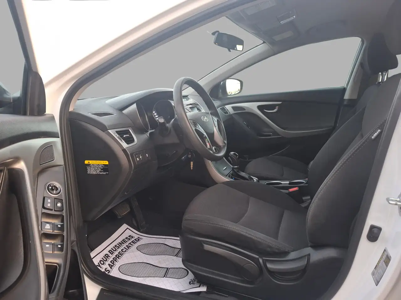Hyundai ELANTRA снимка Hyundai ELANTRA