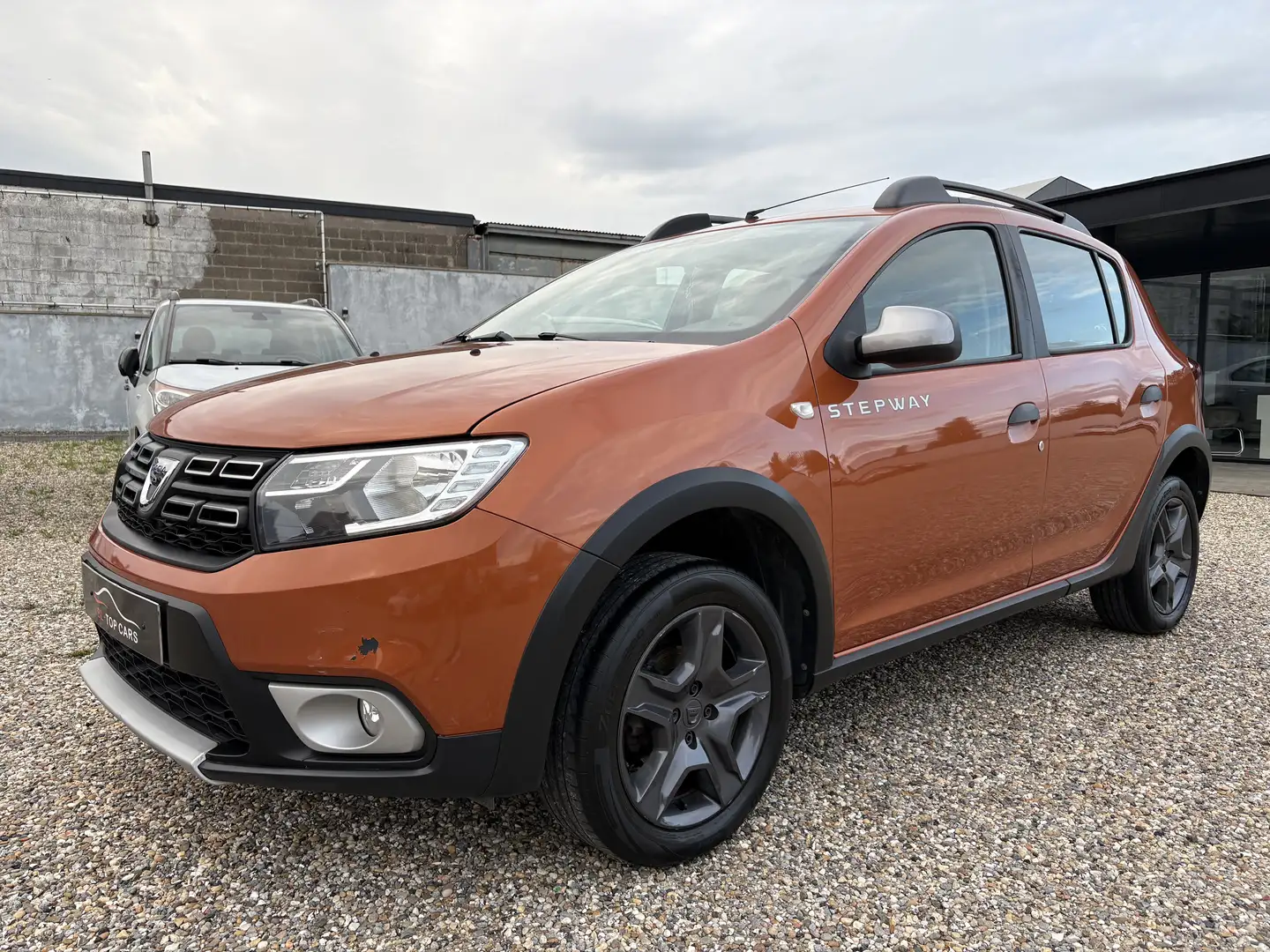 Dacia Sandero Stepway 0.9 TCe Plus Orange - 1