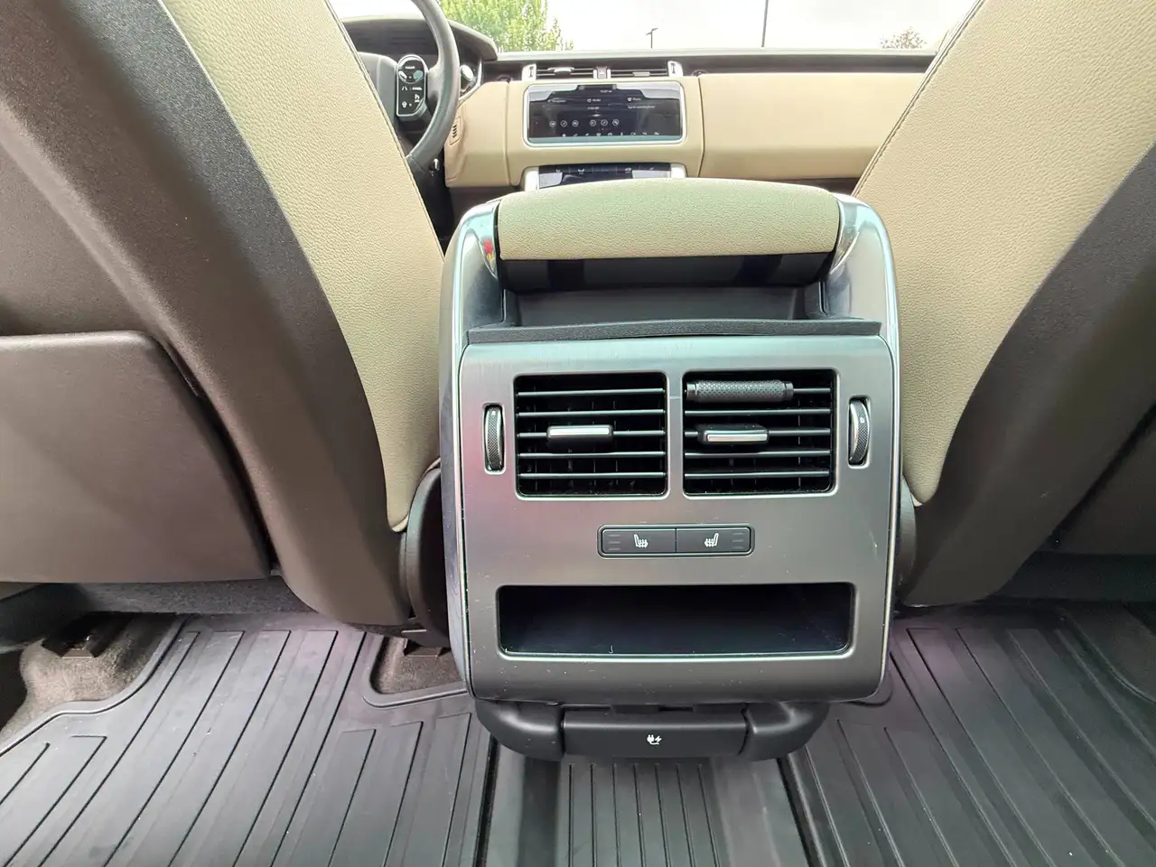 Land Rover Range Rover Sport photo Land Rover Range Rover Sport