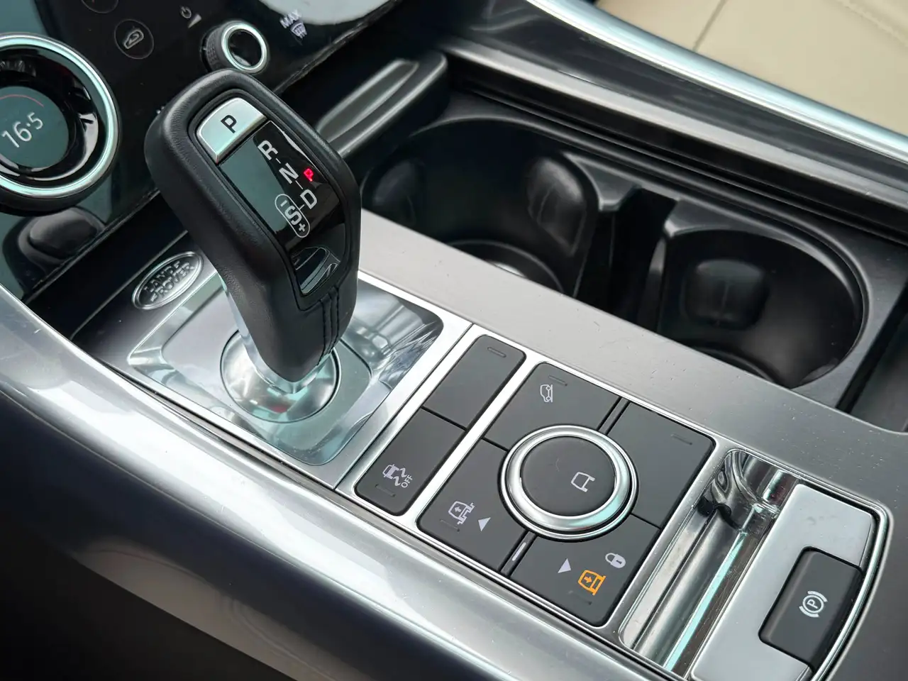 Land Rover Range Rover Sport photo Land Rover Range Rover Sport