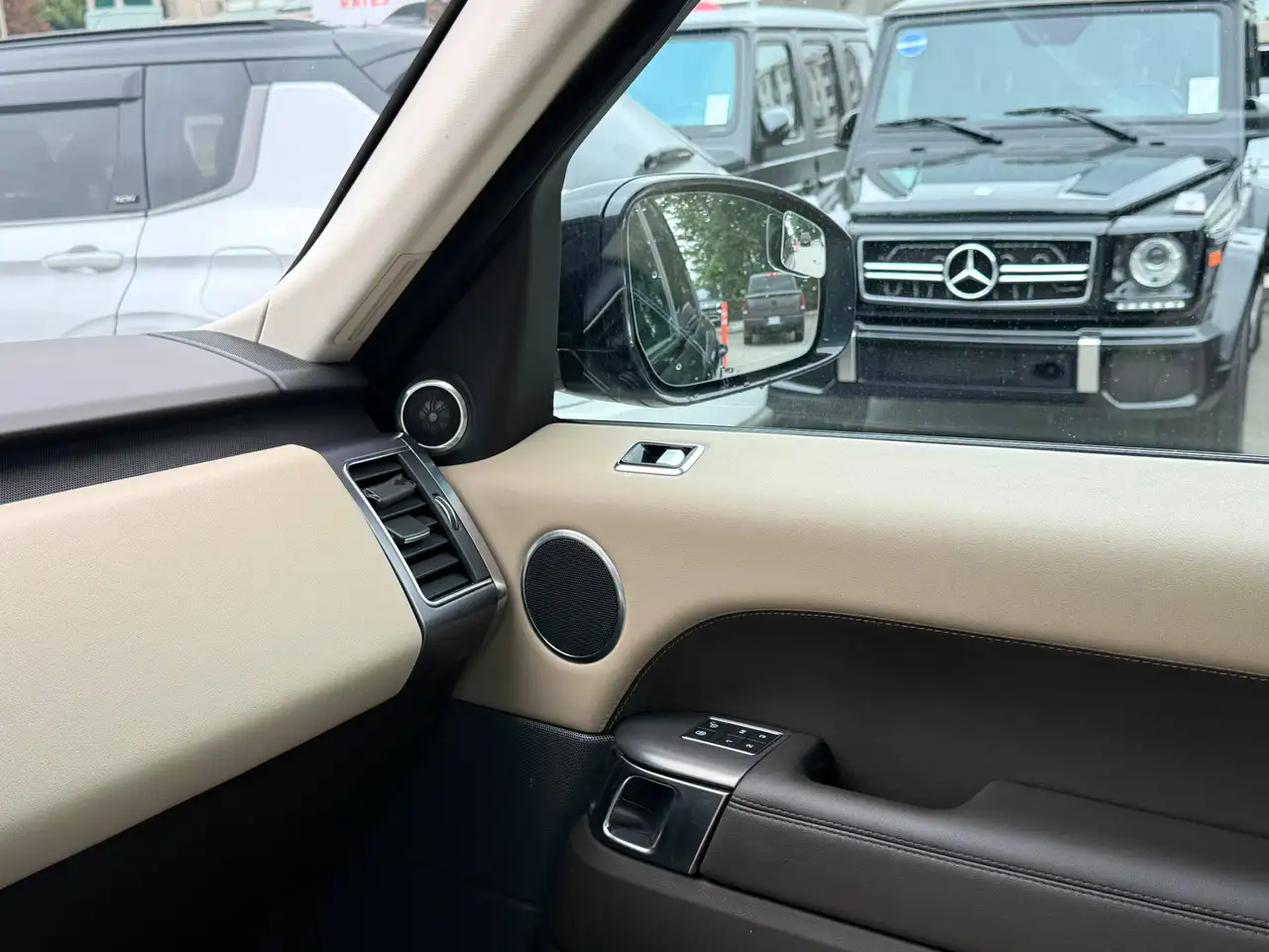 Land Rover Range Rover Sport photo Land Rover Range Rover Sport