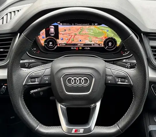 Audi Q5 view 14