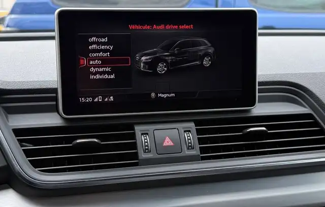 Audi Q5 view 12